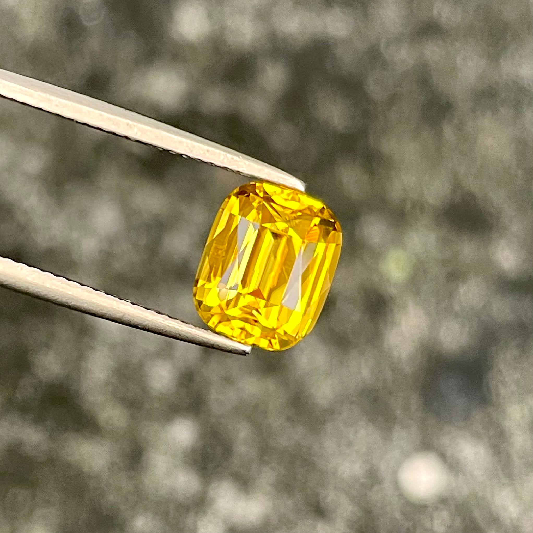 5.38 carats Fine Quality Yellow Zircon