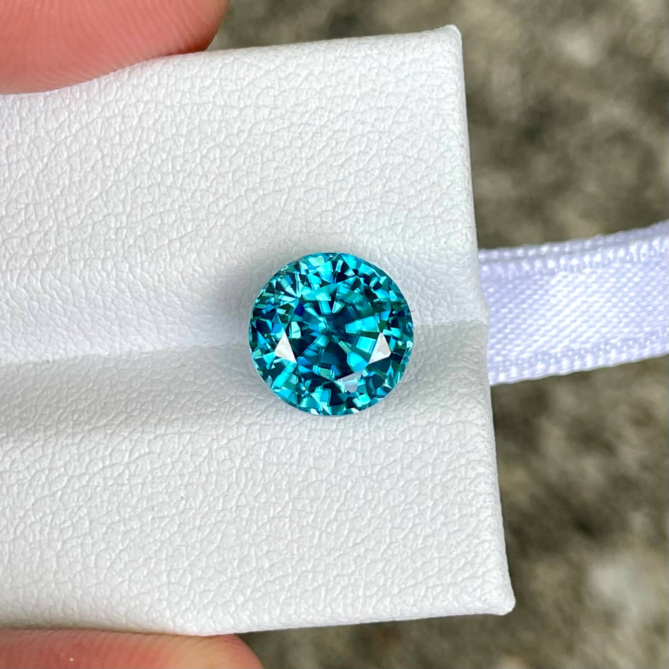 5.75 Carats Blue Cushion Zircon Stone