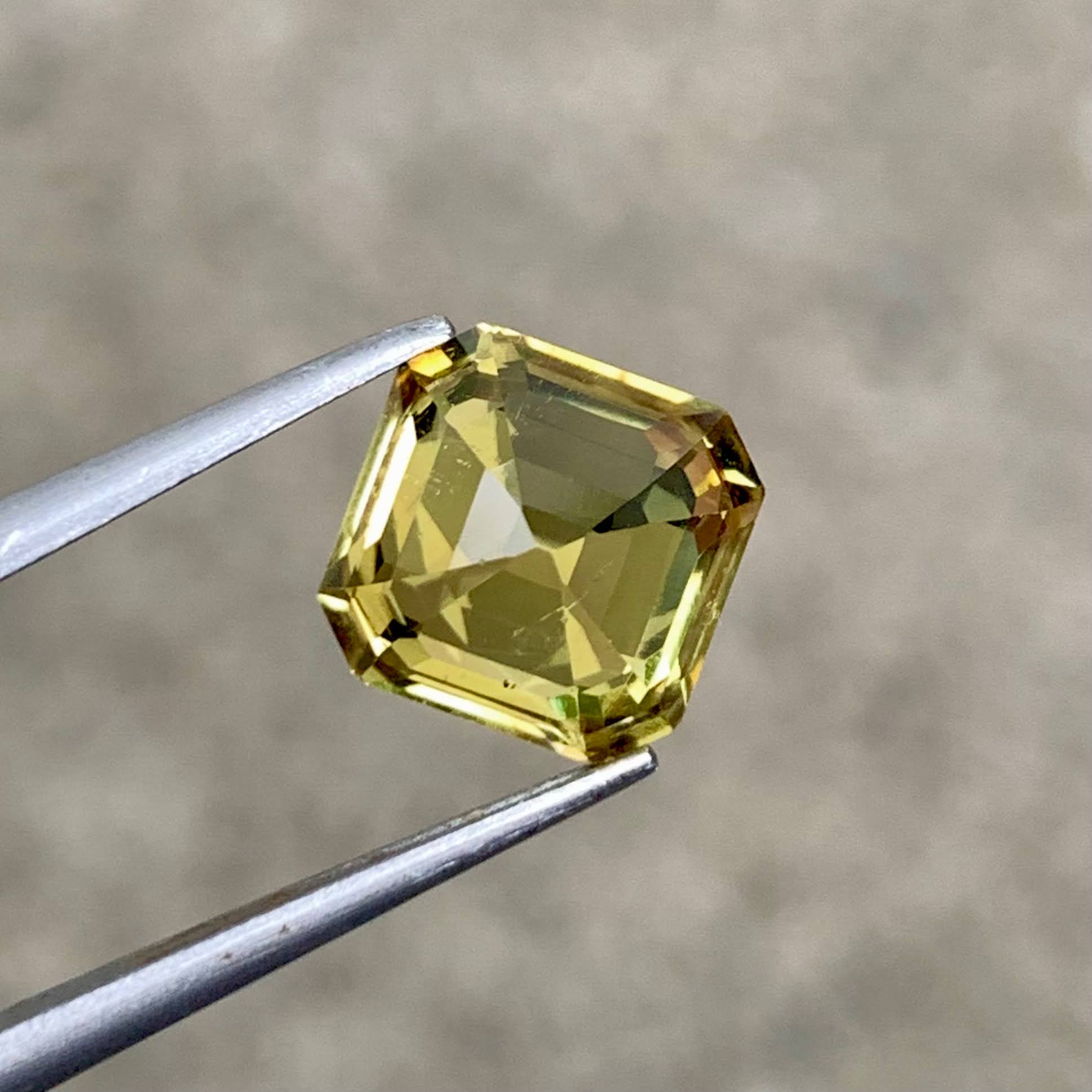 rich-yellow-chrysoberyl-3-55ct-sri-lanka-octagon-asscher