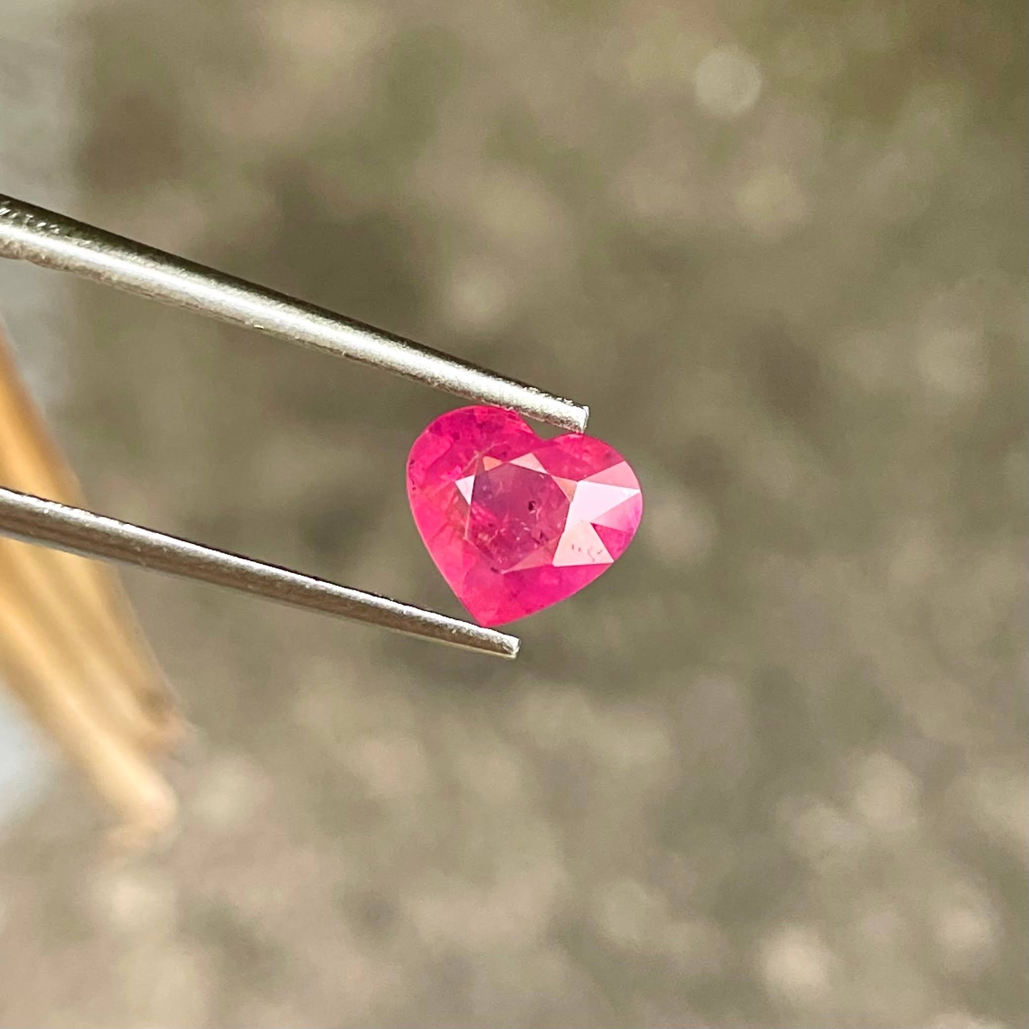 1.55 Carats Reddish Pink Ruby Heart