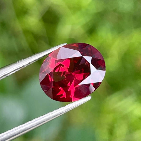 2.25 Carats Reddish Garnet Stone