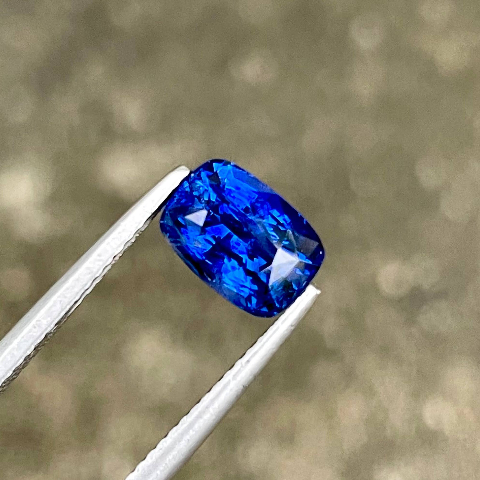 3.25 Carats Blue Sri Lankan Sapphire