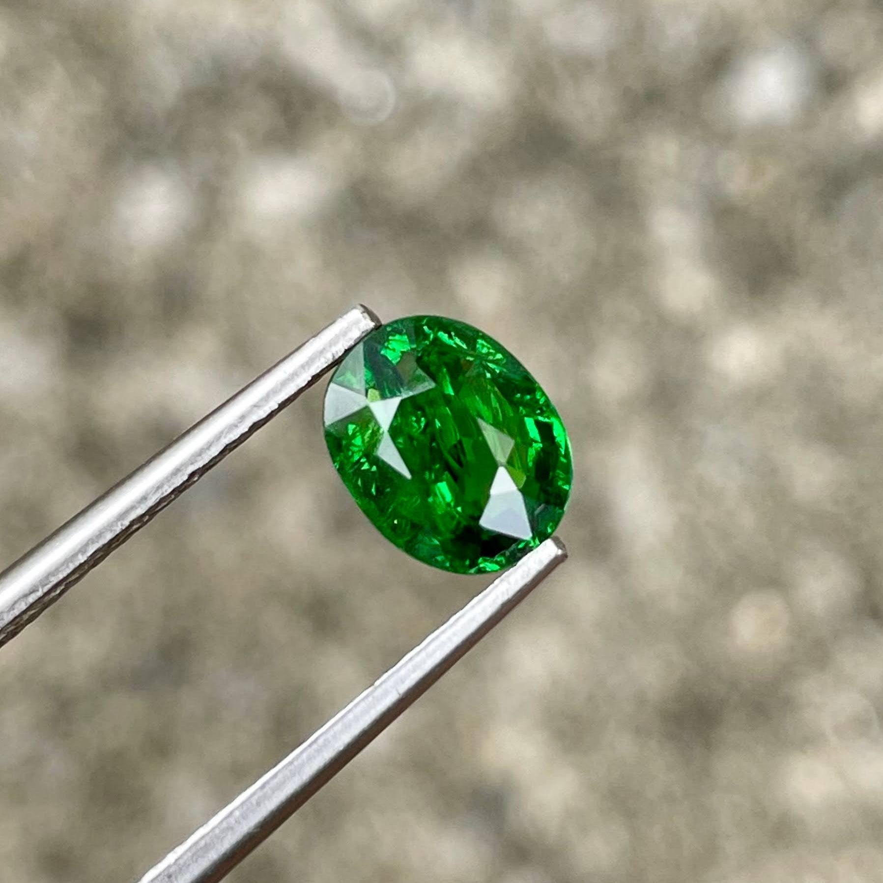 1.41 carats Rich Green Tsavorite Garnet Stone