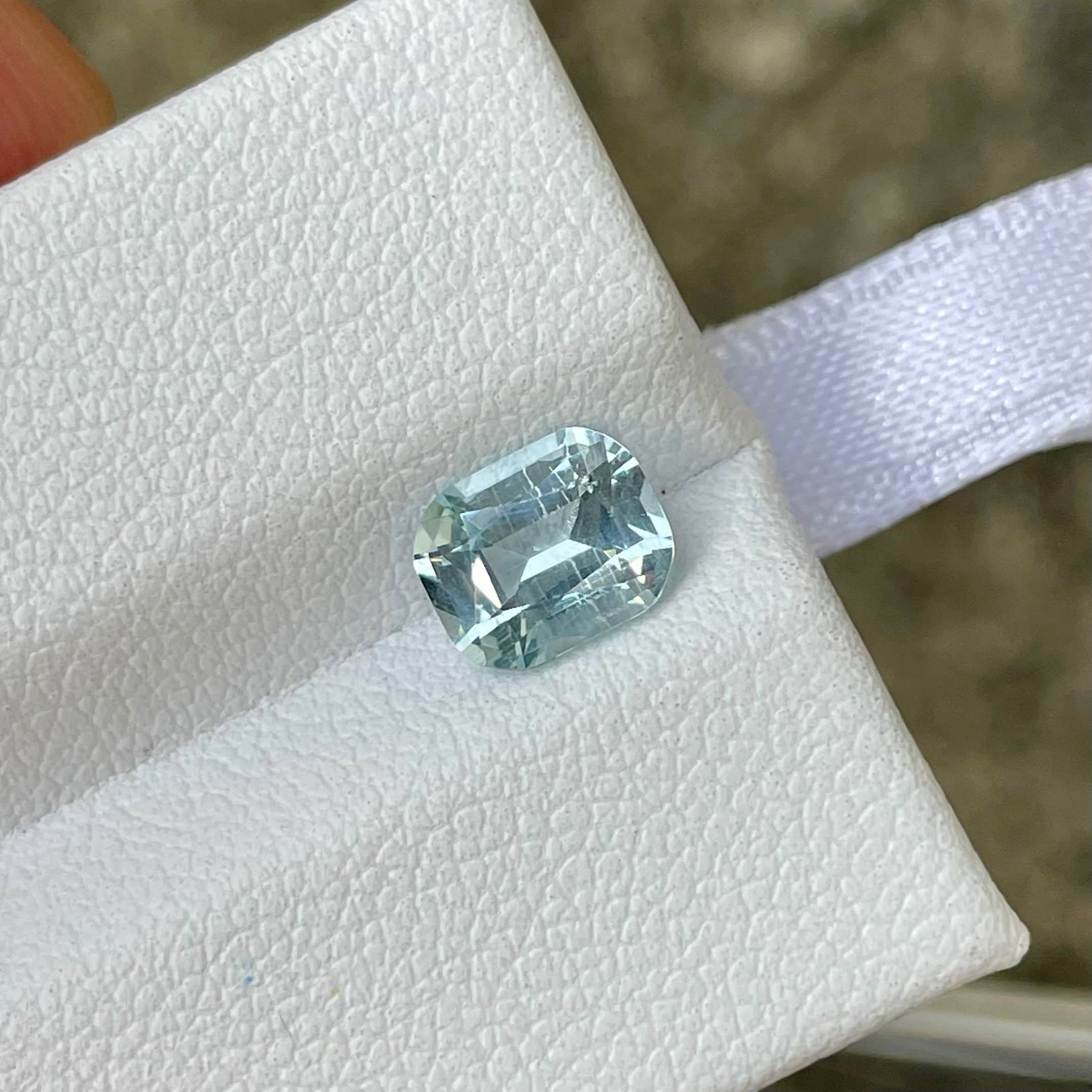 1.21 Carats Light Blue Aquamarine Stone