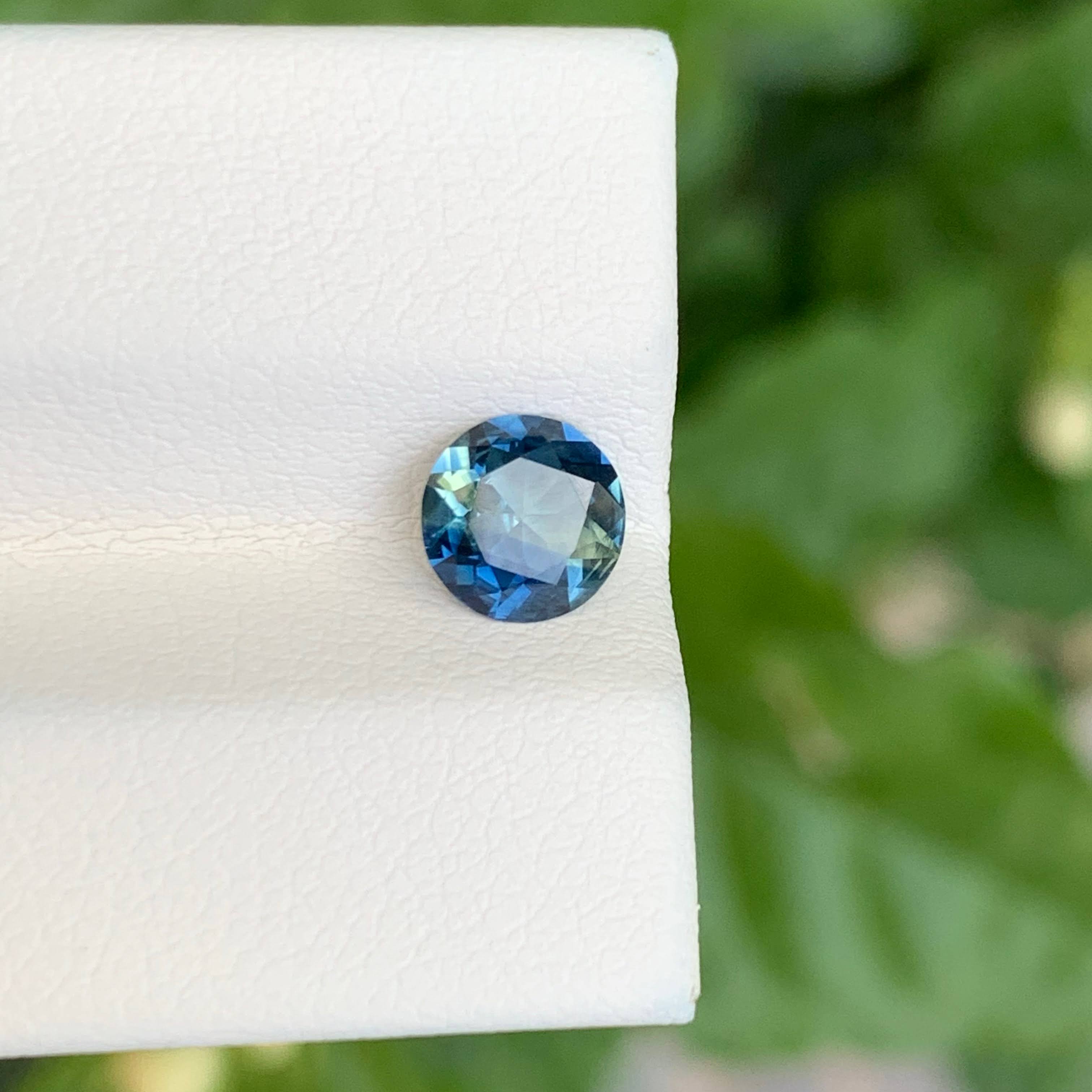 0.95 Carats Bi Color Round Sapphire 