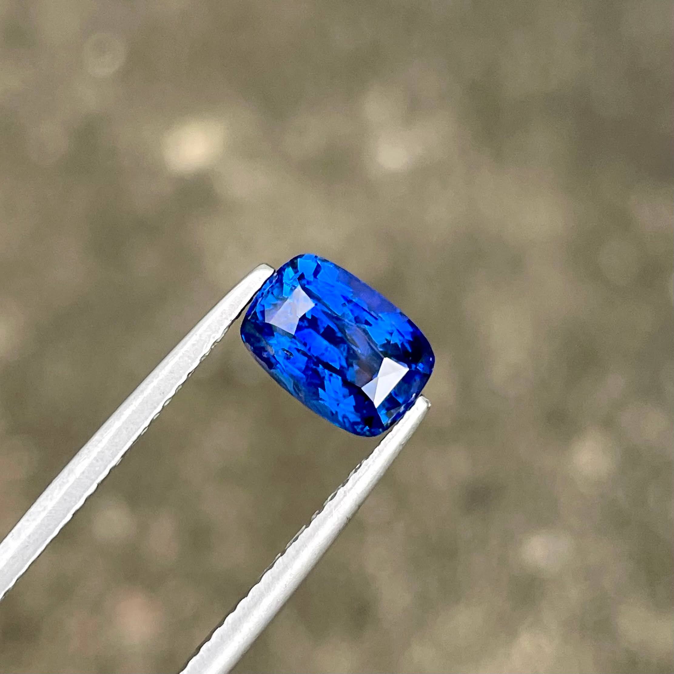3.25 Carats Blue Sri Lankan Sapphire
