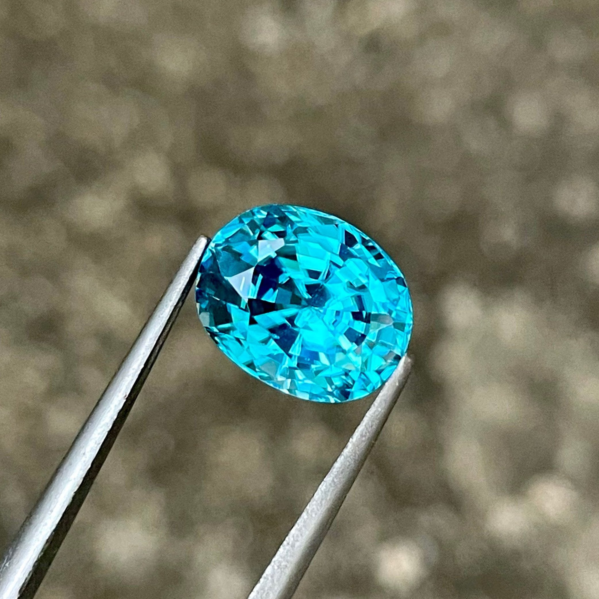 5.70 Carats Blue Oval Zircon Stone