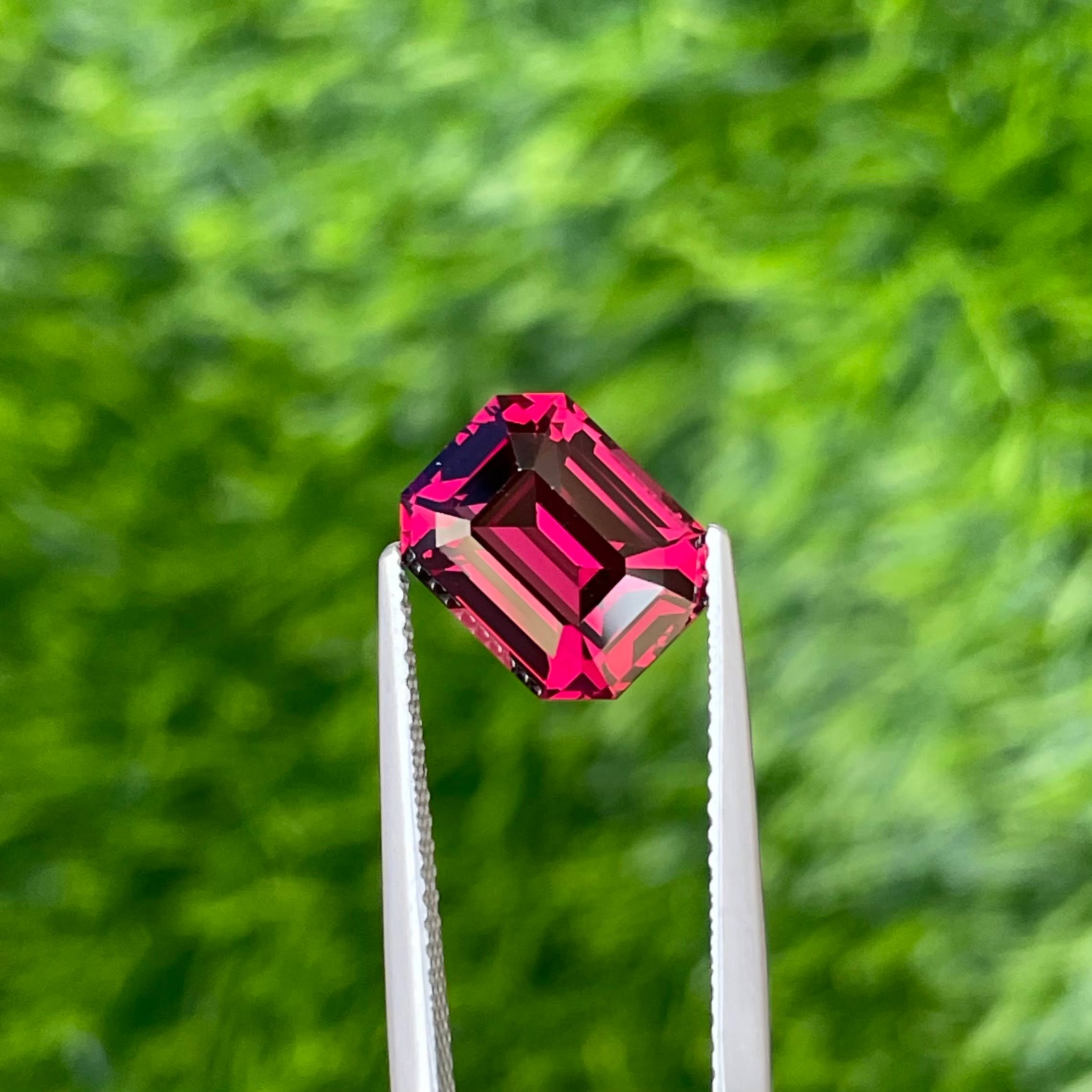 4.60 Carats Pinkish Red Garnet Stone