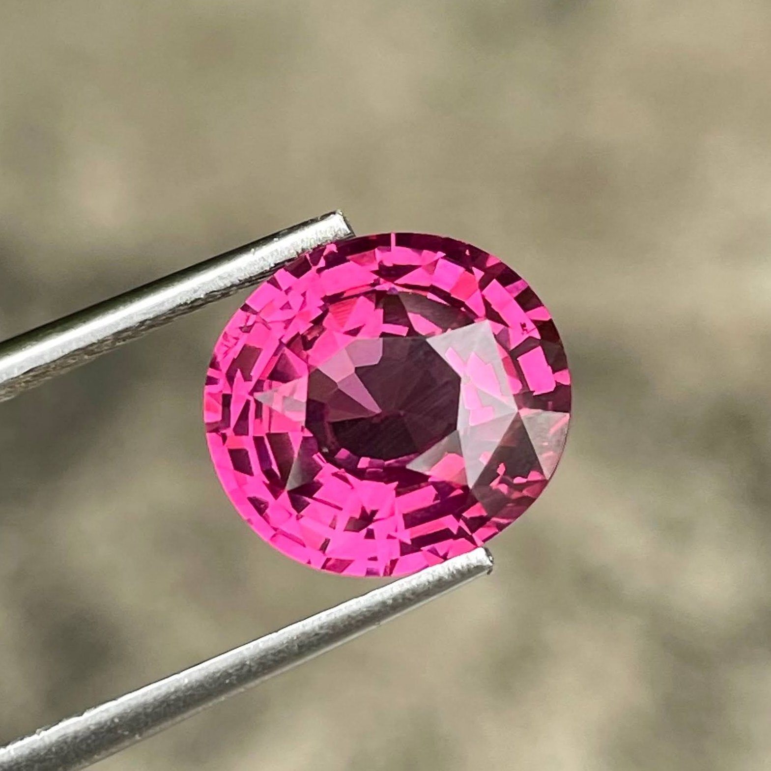 4.66 Carats Hot Pink Garnet Oval Cut