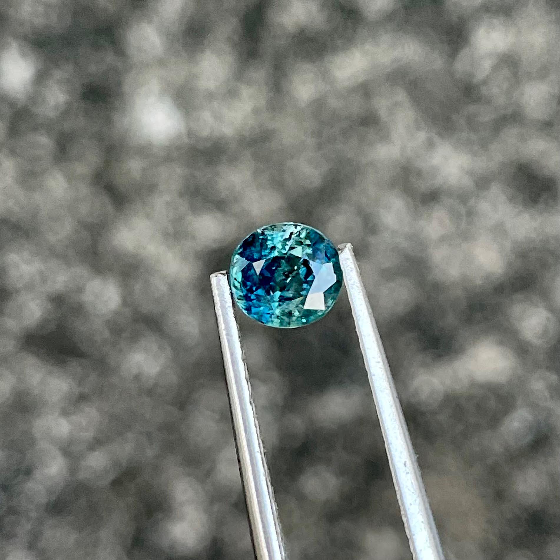 1.08 Carats Teal Sapphire Gem Oval Cut