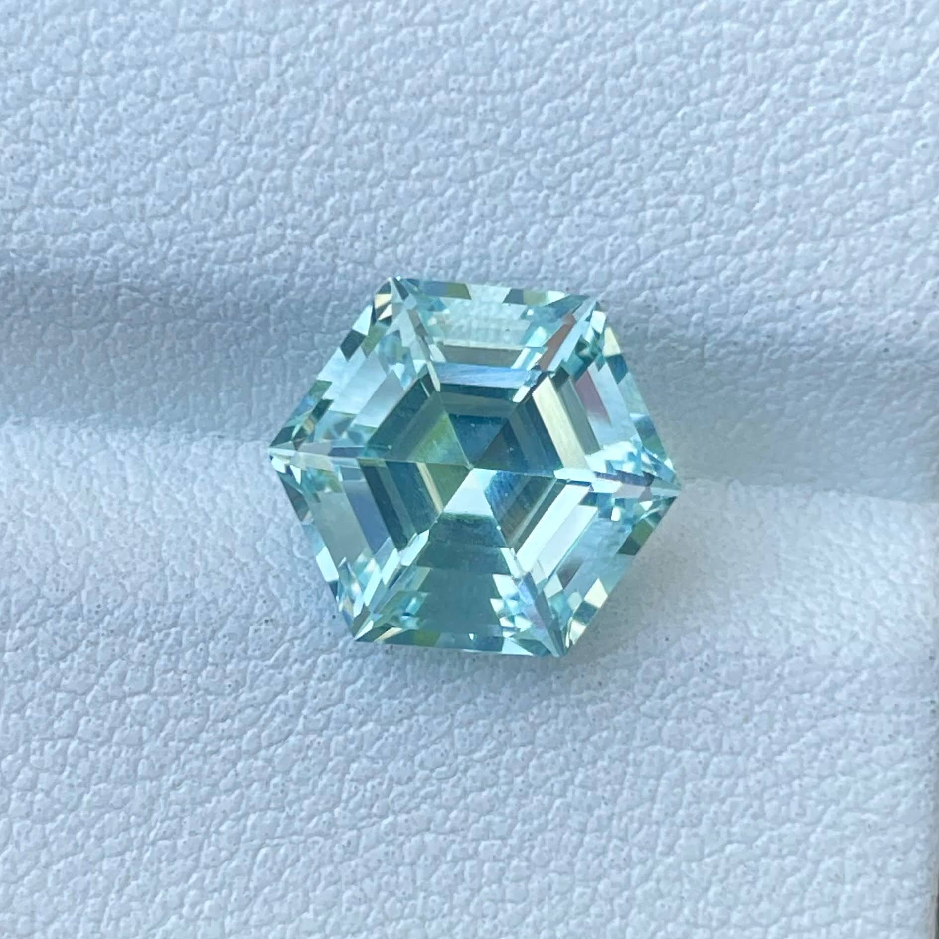 4.00 carats Seafoam Color Aquamarine Stone Hexagon Cut Natural Pakistani Gemstone