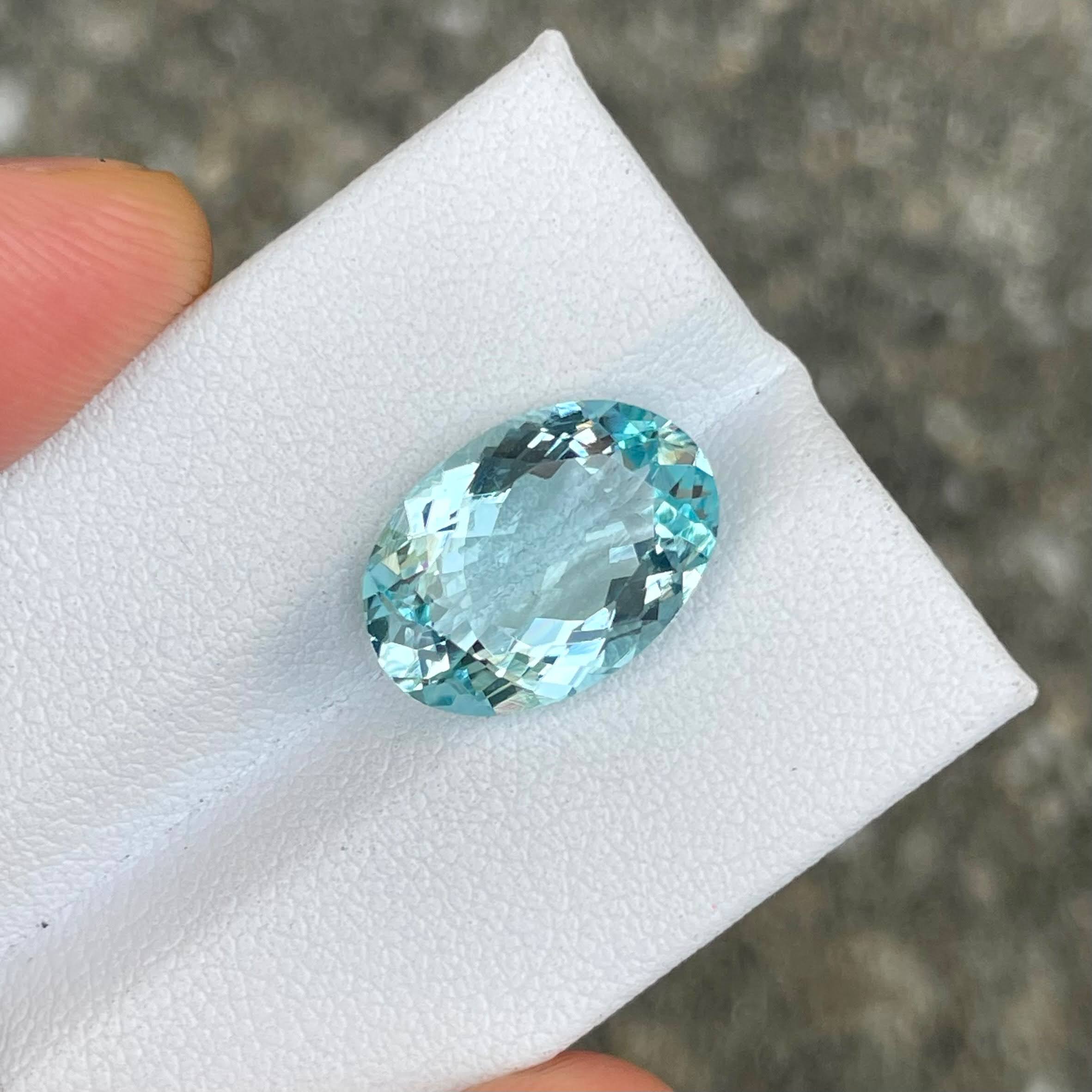 5.17 Carats Blue Aquamarine Oval Stone