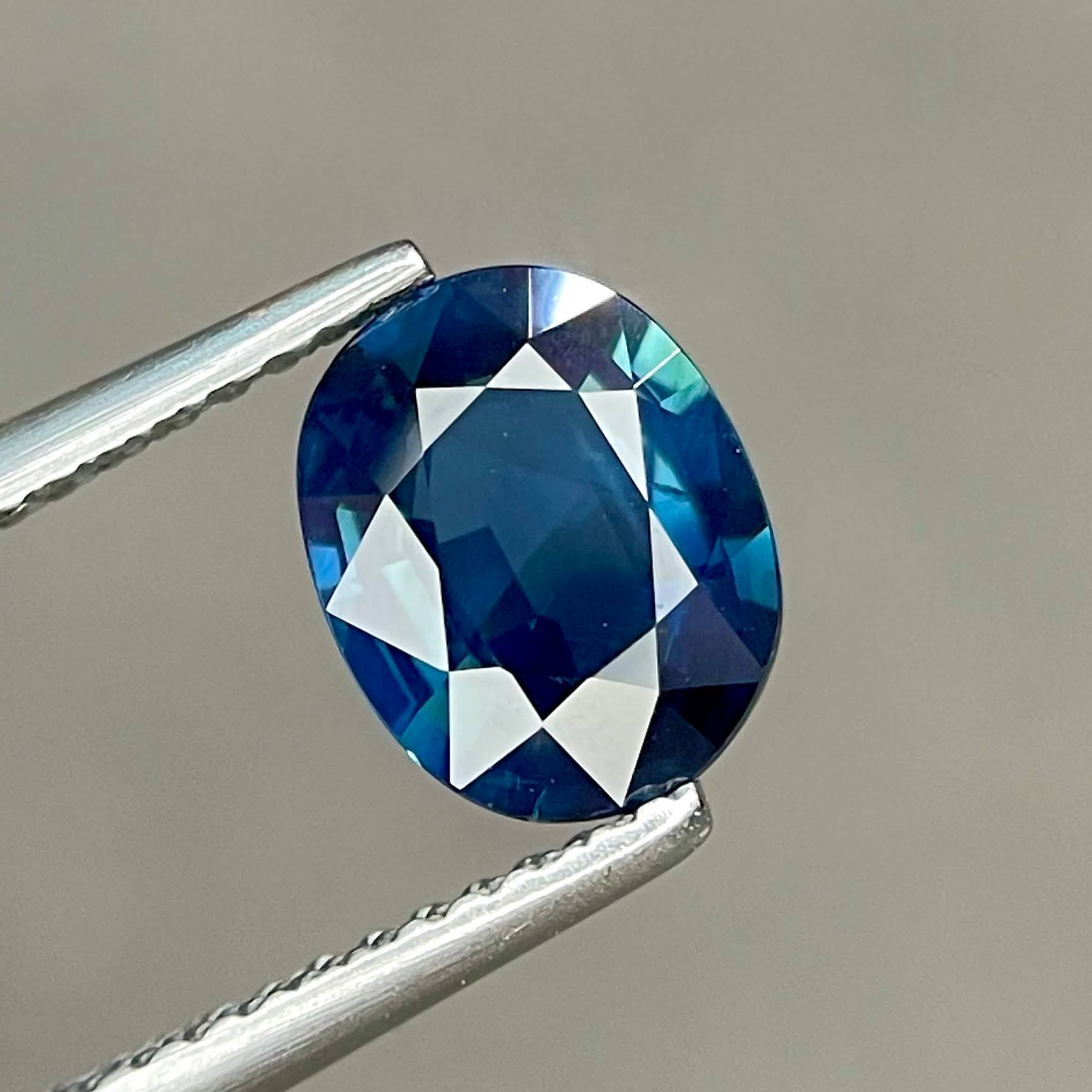 1.71 Ct Teal Sapphire Oval Cut