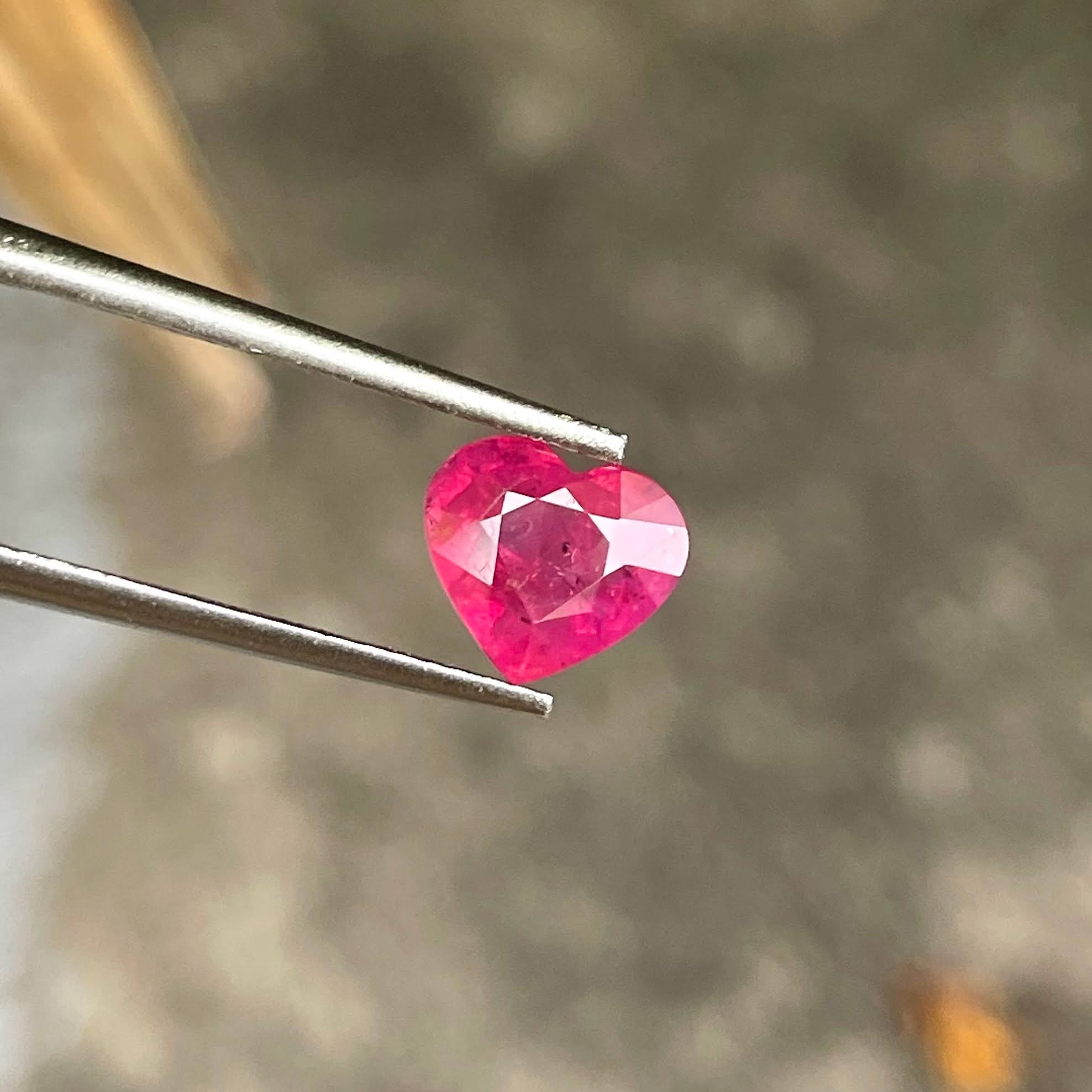 1.55 Carats Reddish Pink Ruby Heart