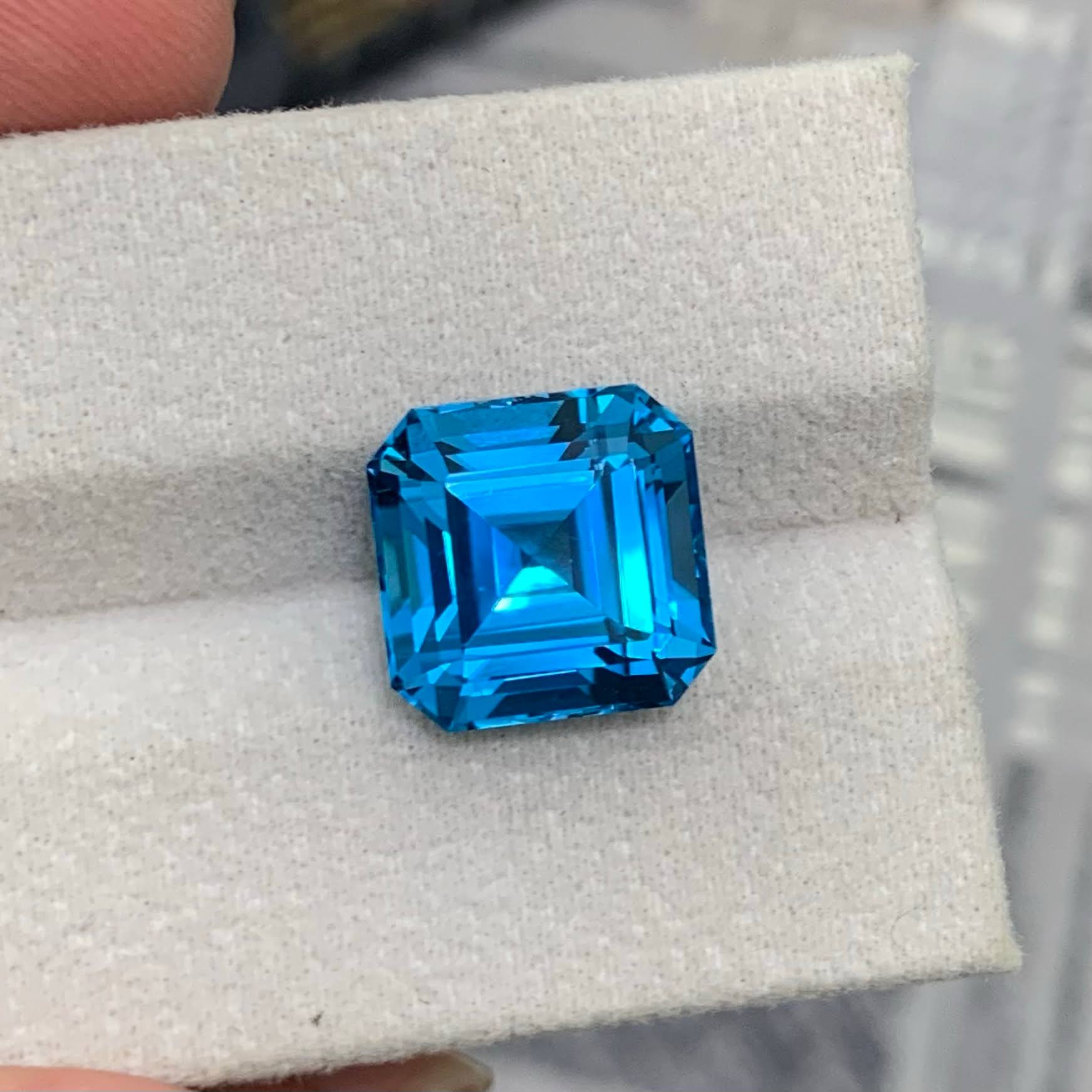 12.98Ct Electric Blue Topaz
