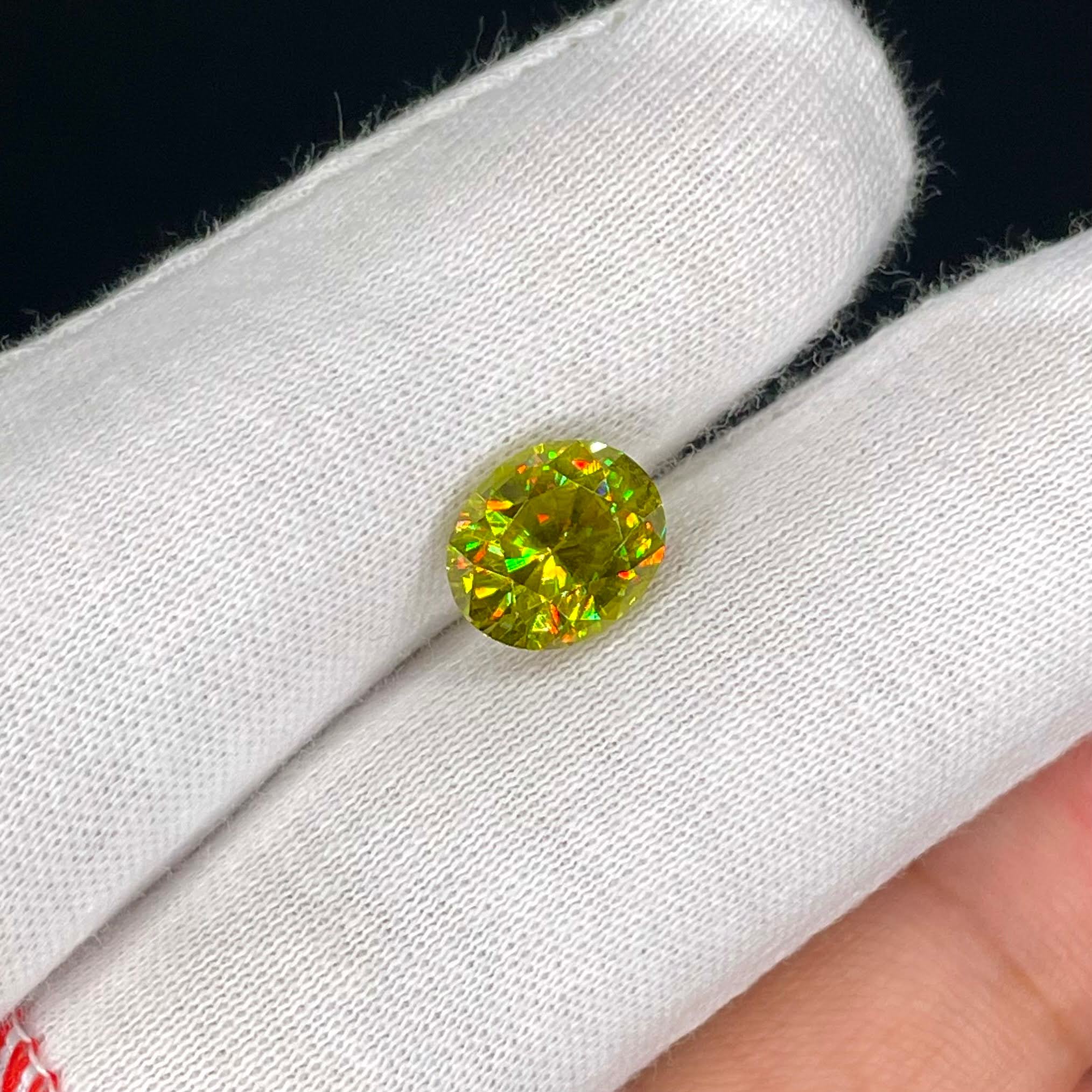 4.40 Carats Oval Cut Sphene Gemstone