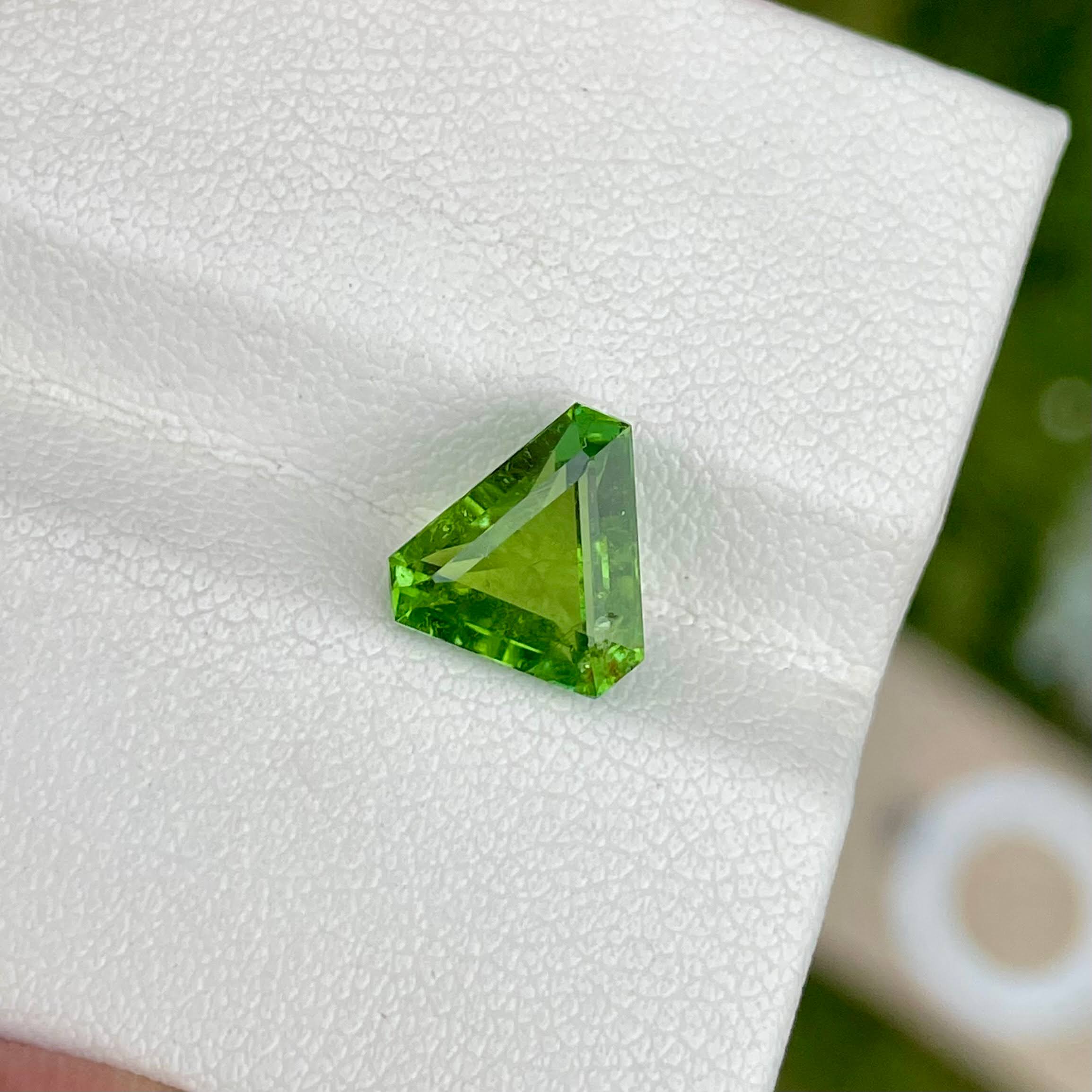 2.50 Carats Green Tourmaline Gemstone