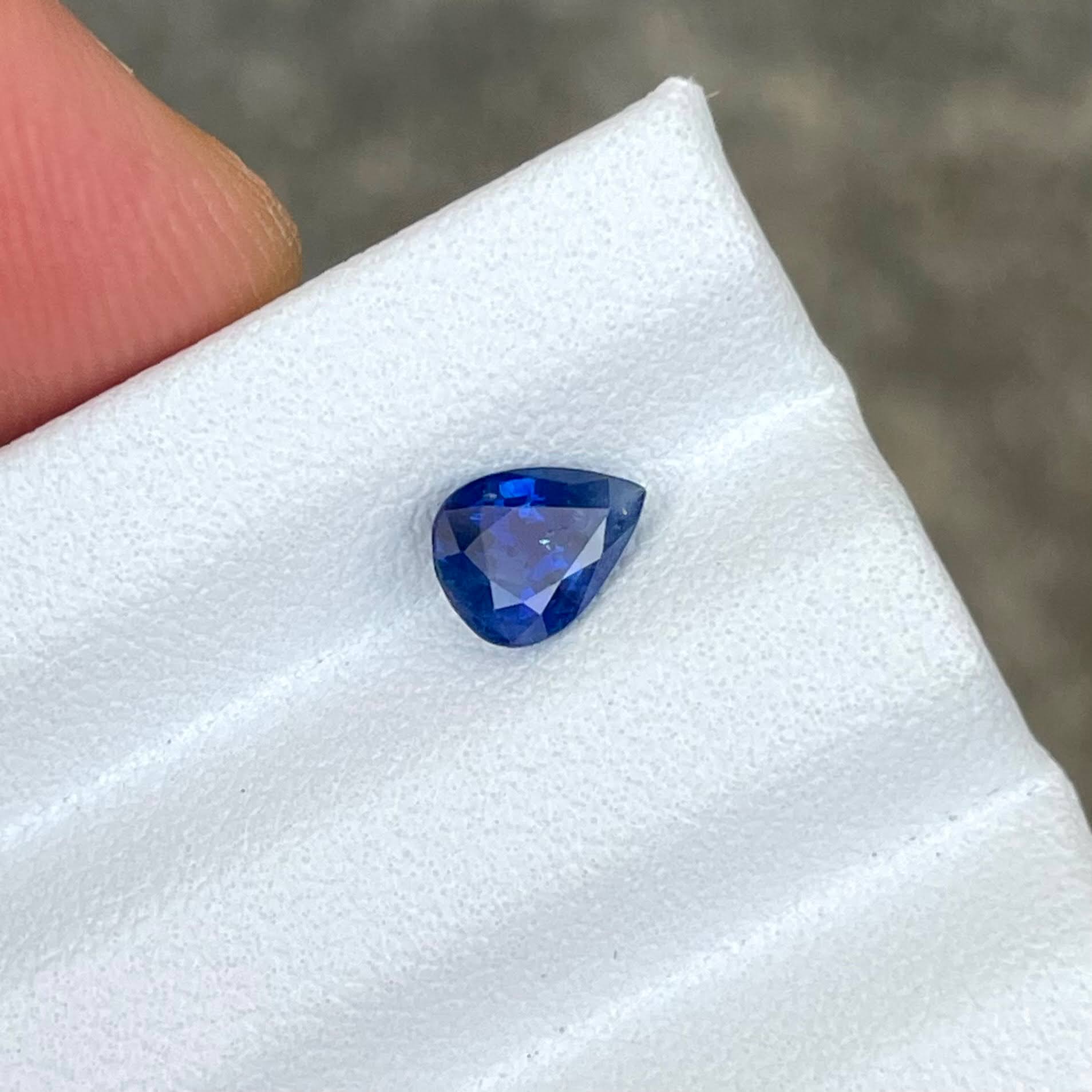 0.87 Carats Blue Sapphire Pear Cut Gem