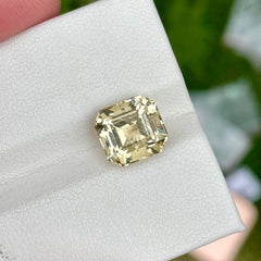 4.70 Carats Yellow Scapolite Stone