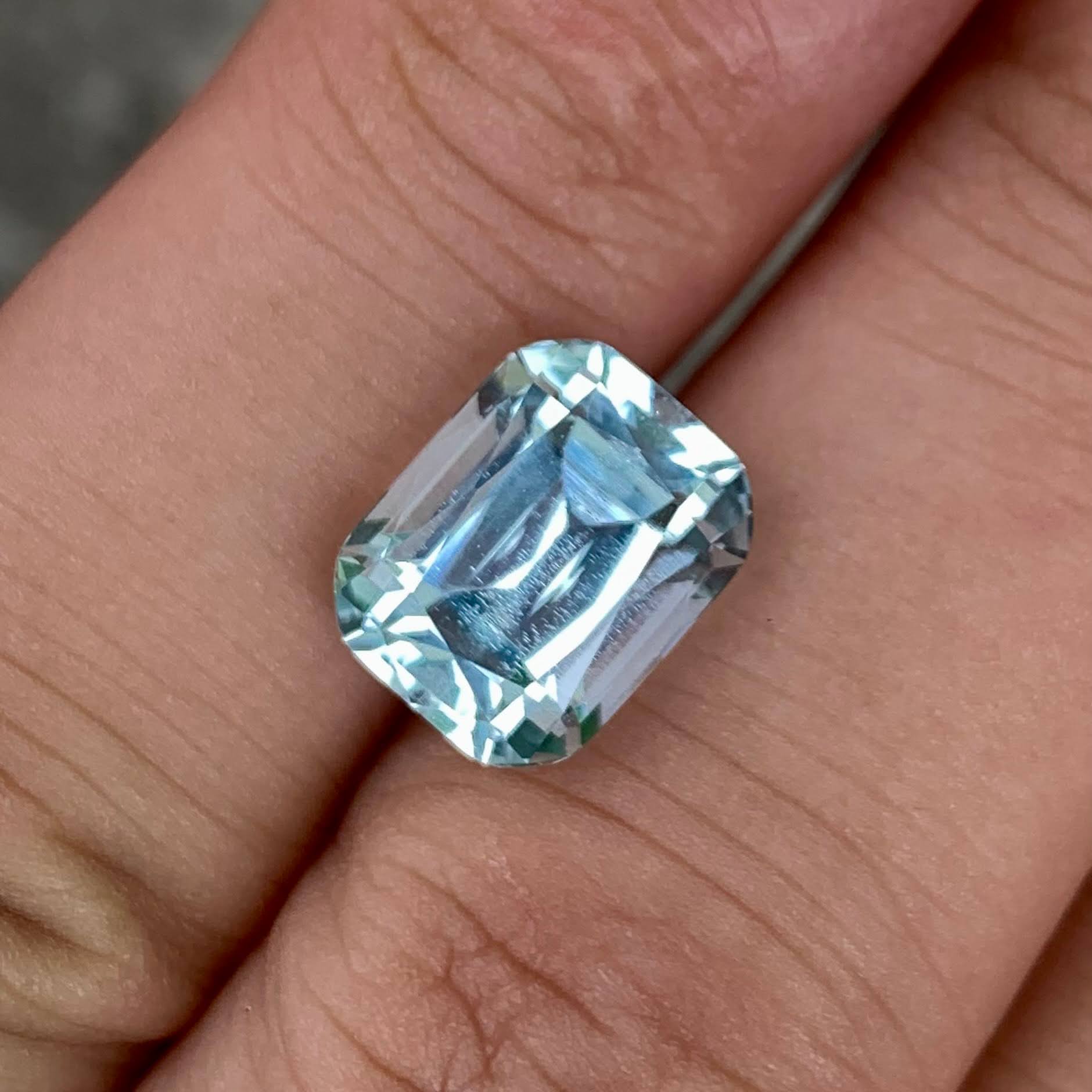 natural-pakistan-aquamarine-5-77ct-fancy-cushion