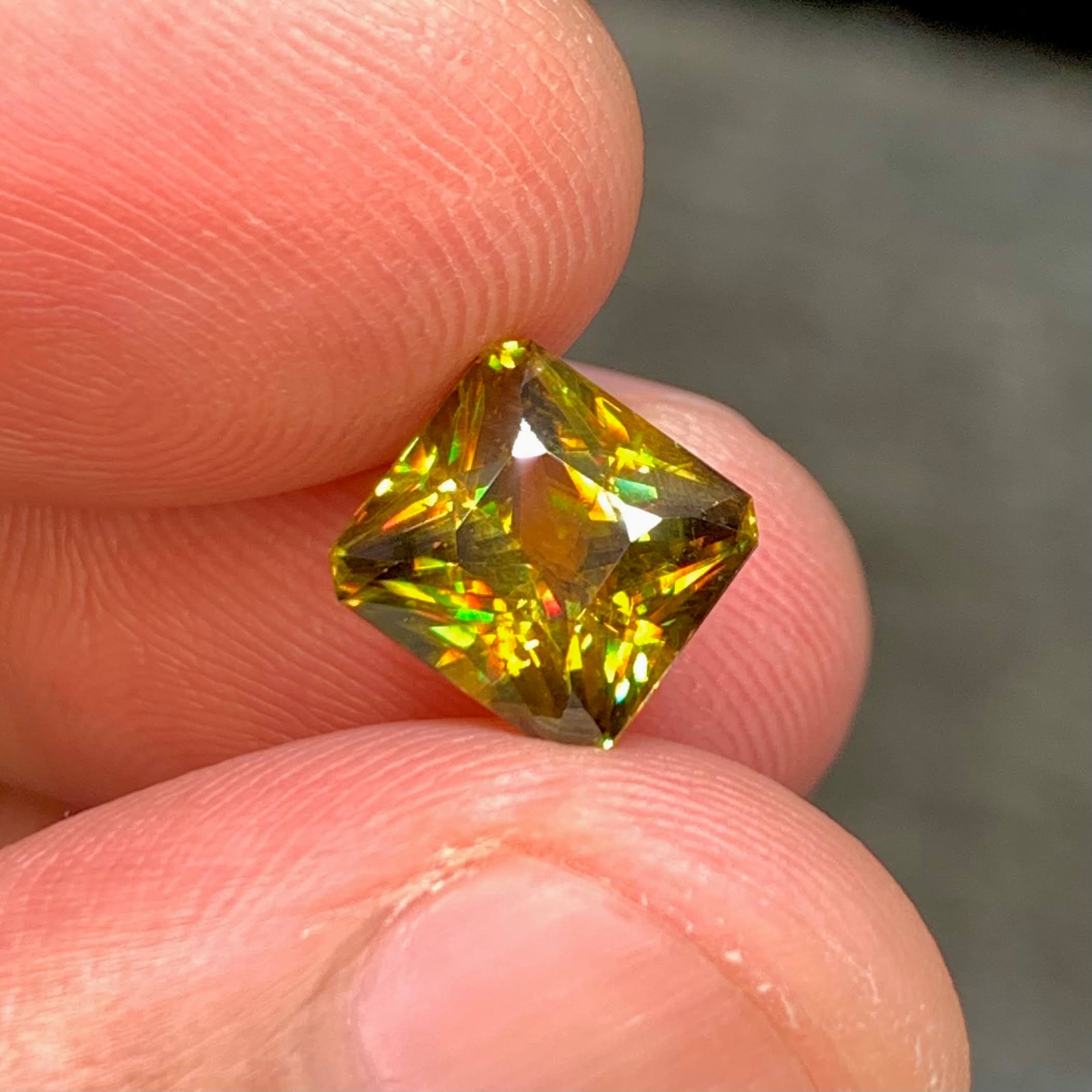 2-85-carats-natural-fire-sphene-radiant-cut-madagascar-gemstone
