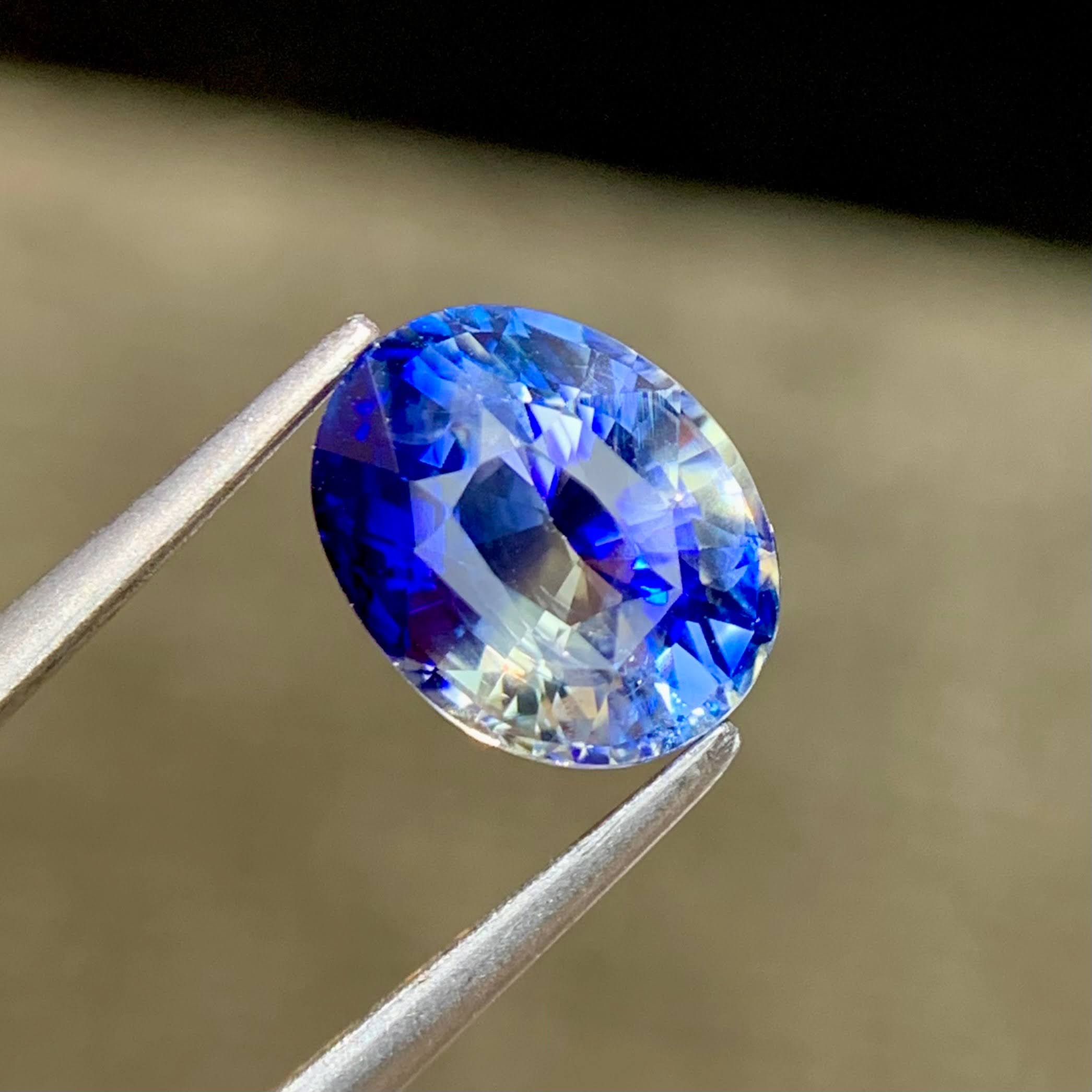 bicolor-sapphire-2-61ct-sri-lanka