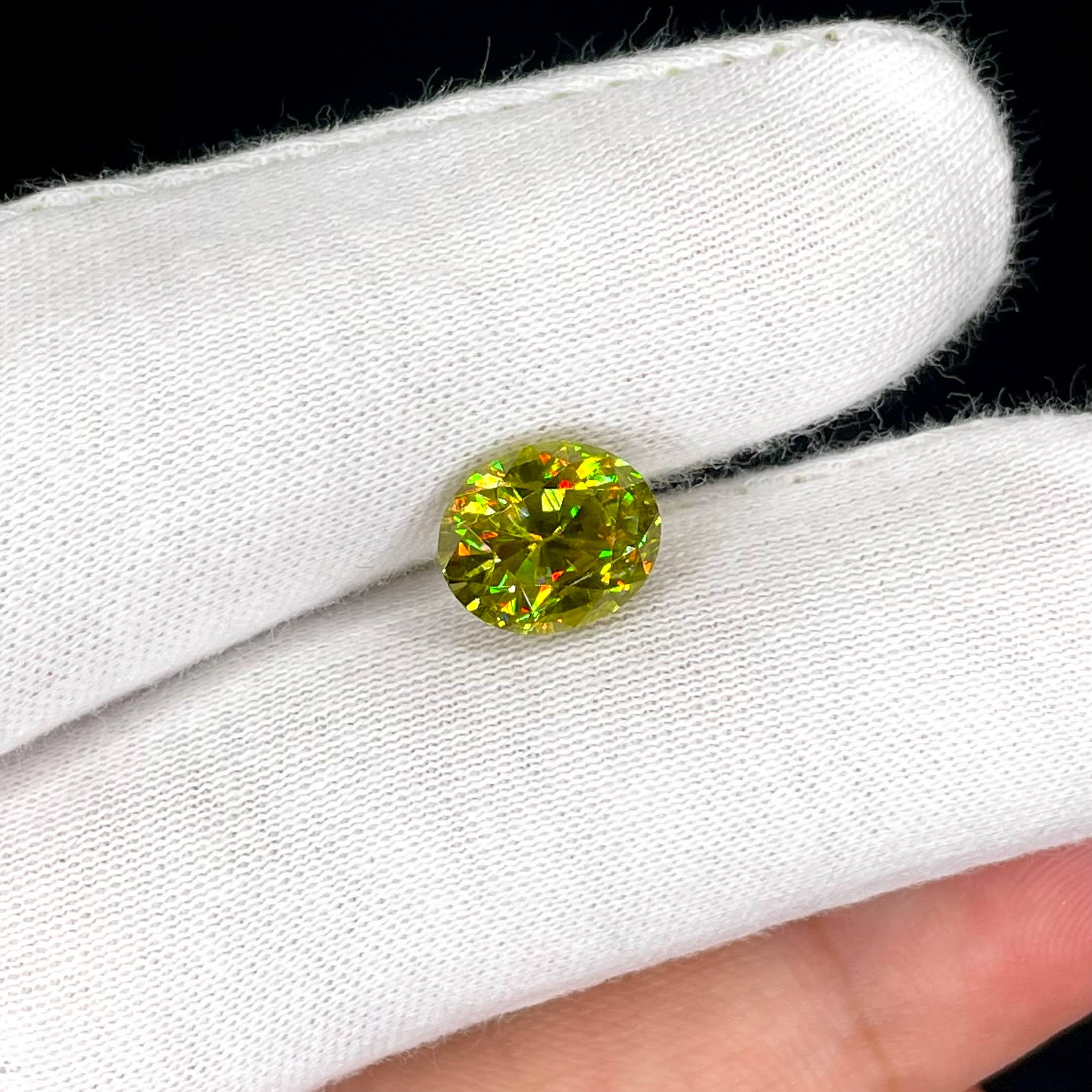 4.40 Carats Oval Cut Sphene Gemstone