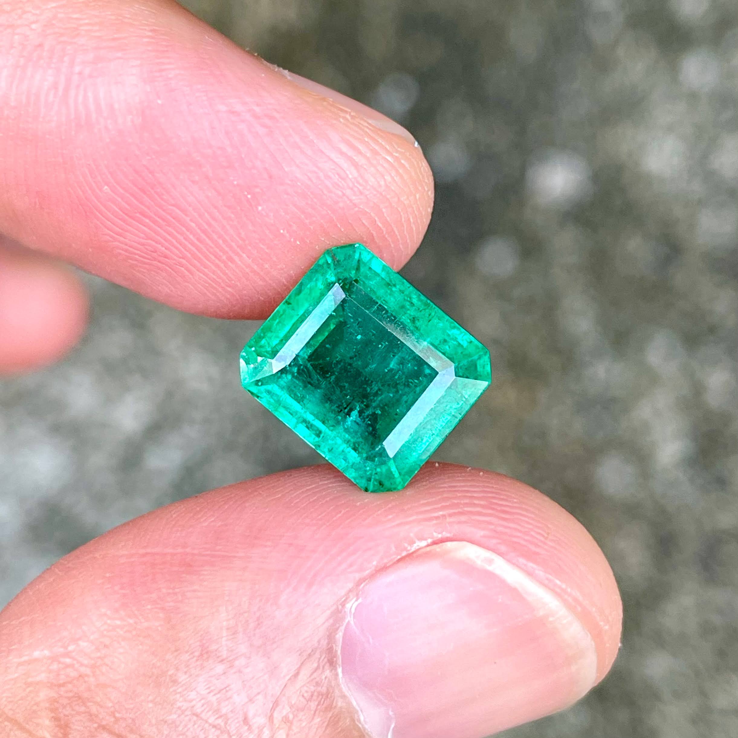 4.35 Carats Zambian Emerald Gemstone