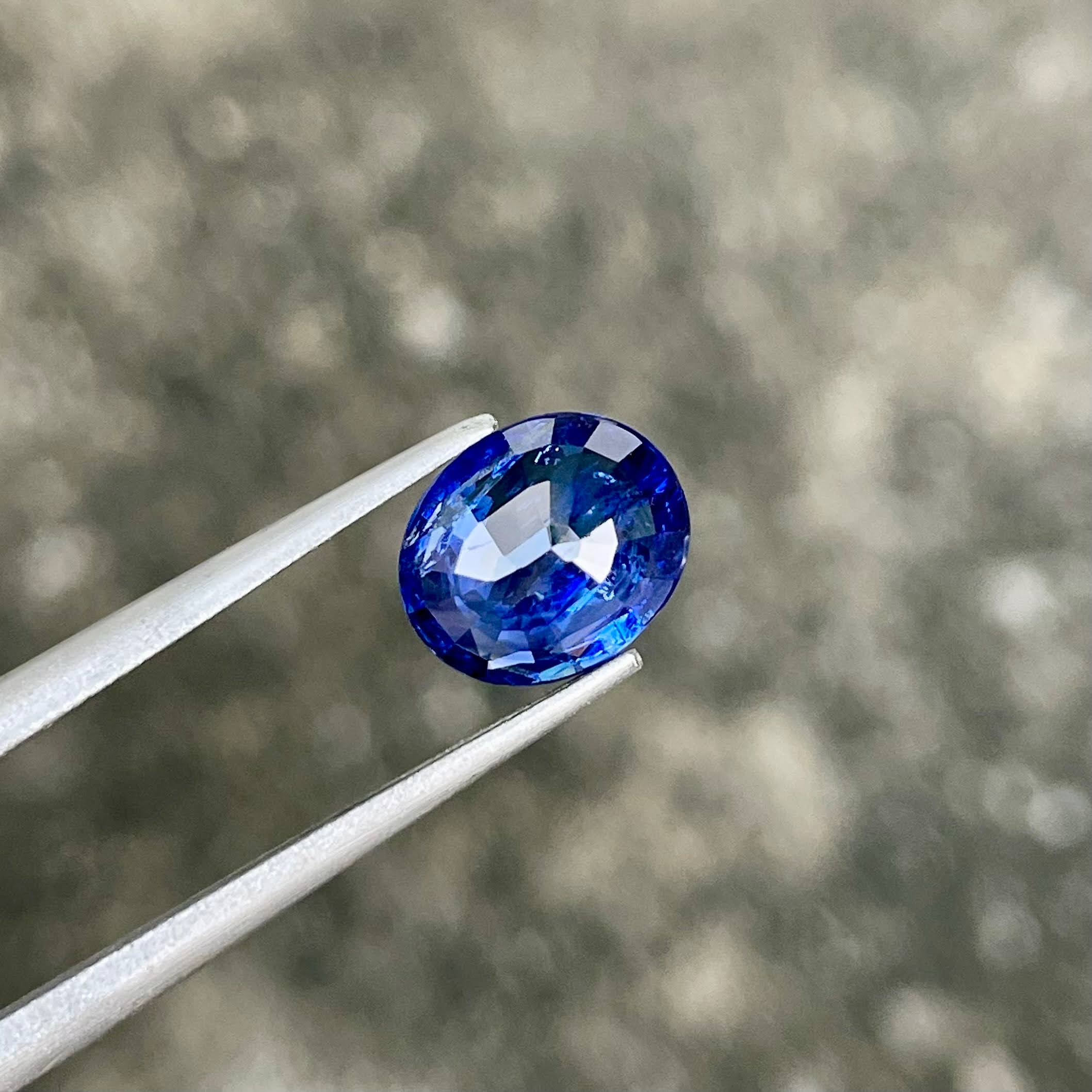 2.07 Carats Blue Sapphire Oval Stone