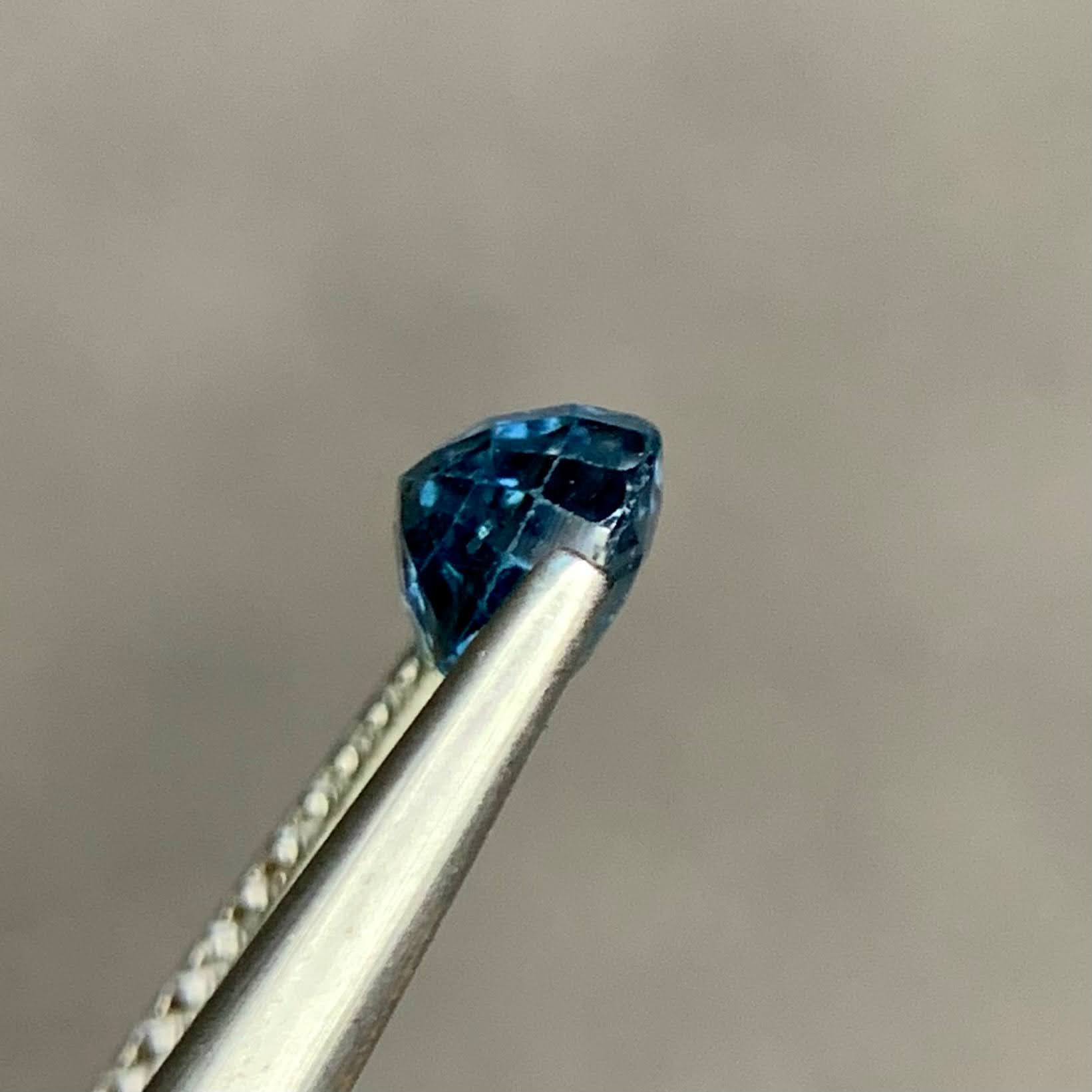 1.26 Ct Bi-Color Sapphire Oval