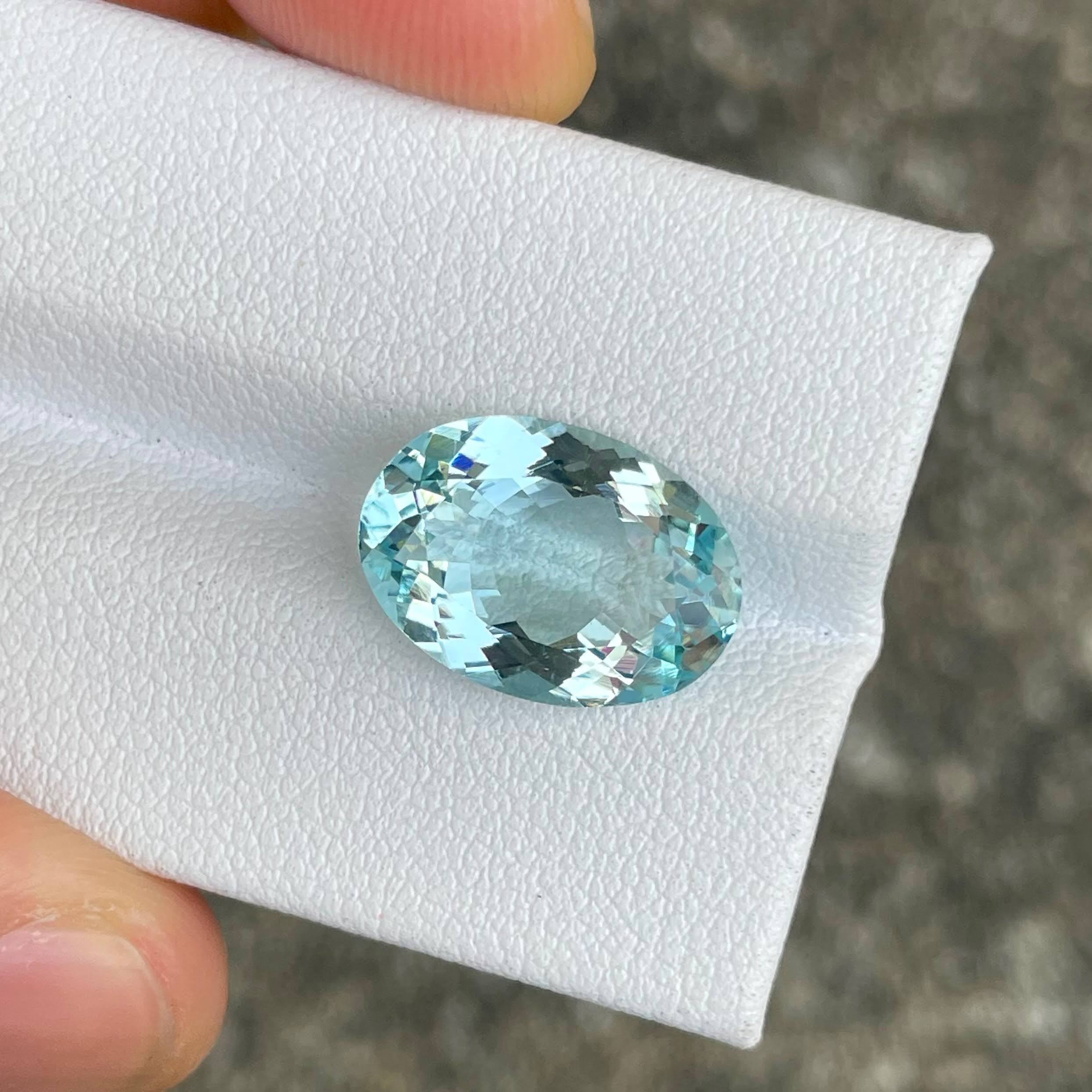 5.17 Carats Blue Aquamarine Oval Stone