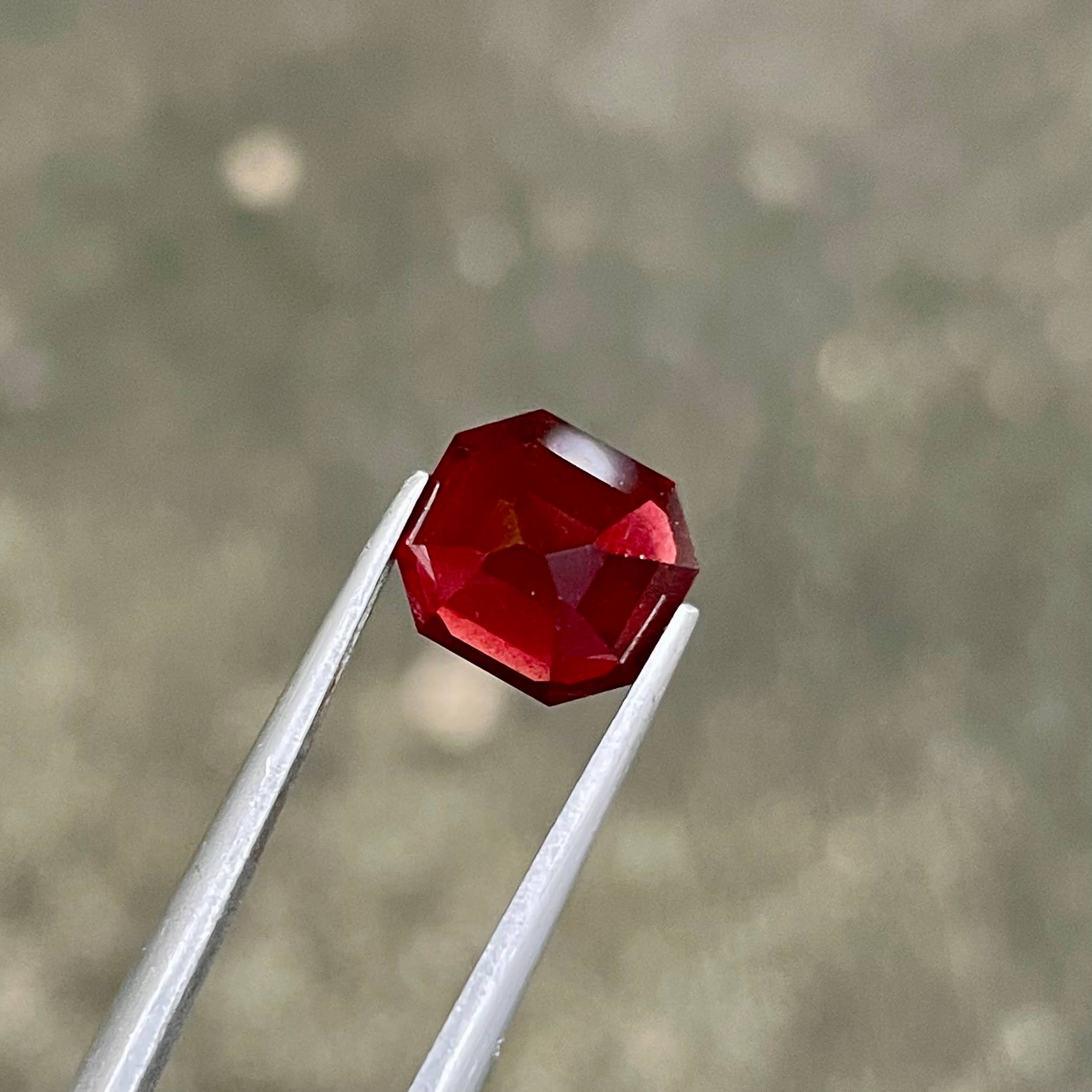 3.83 Carats Red Garnet Stone