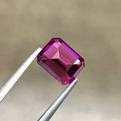 pinkish-purple-tanga-mine-garnet-1-64ct-tanzania-vvs-octagon-emerald