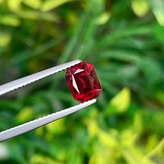 2.20 Carats Bright Red Garnet Stone
