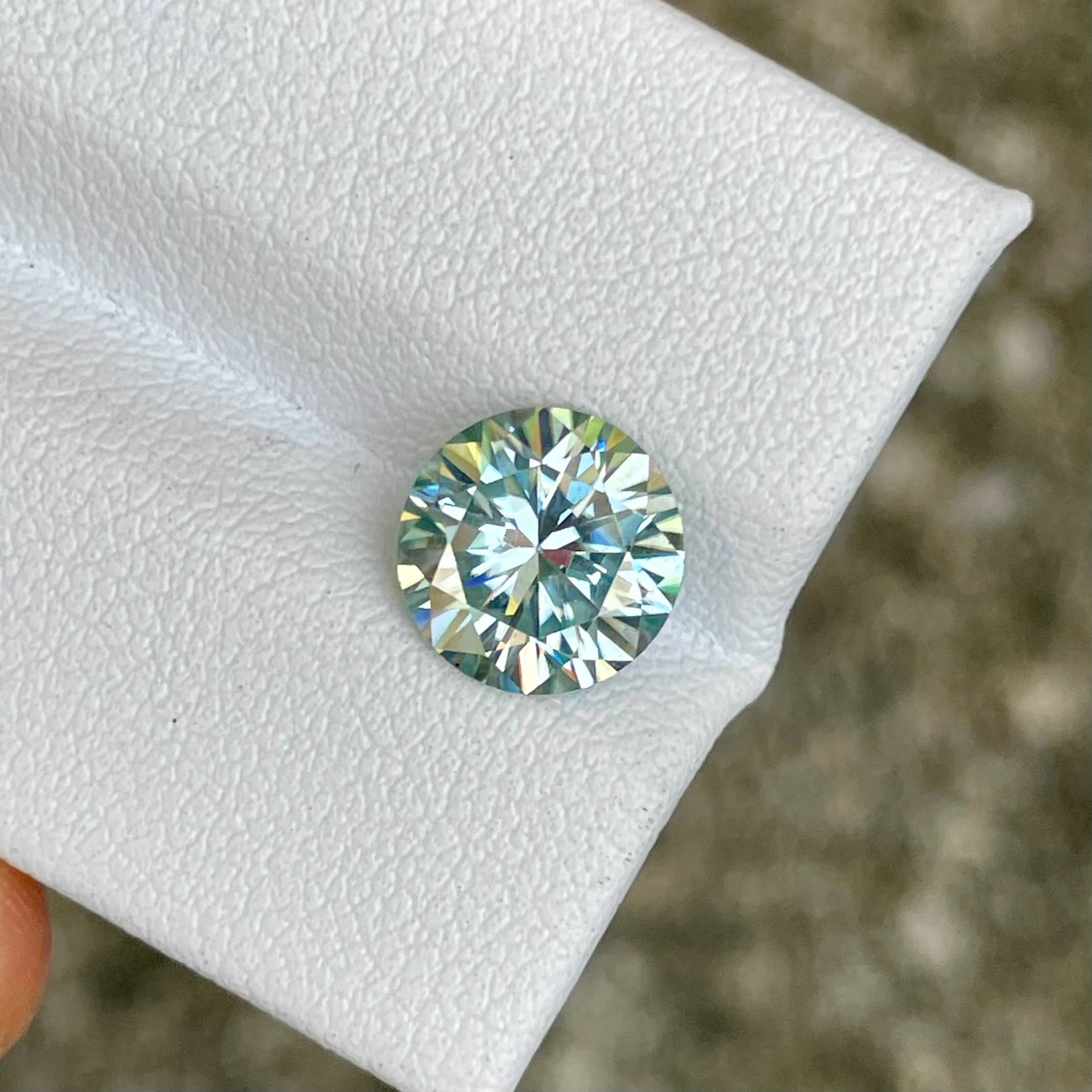 2.10 Carats Round Lab Grown Moissanite