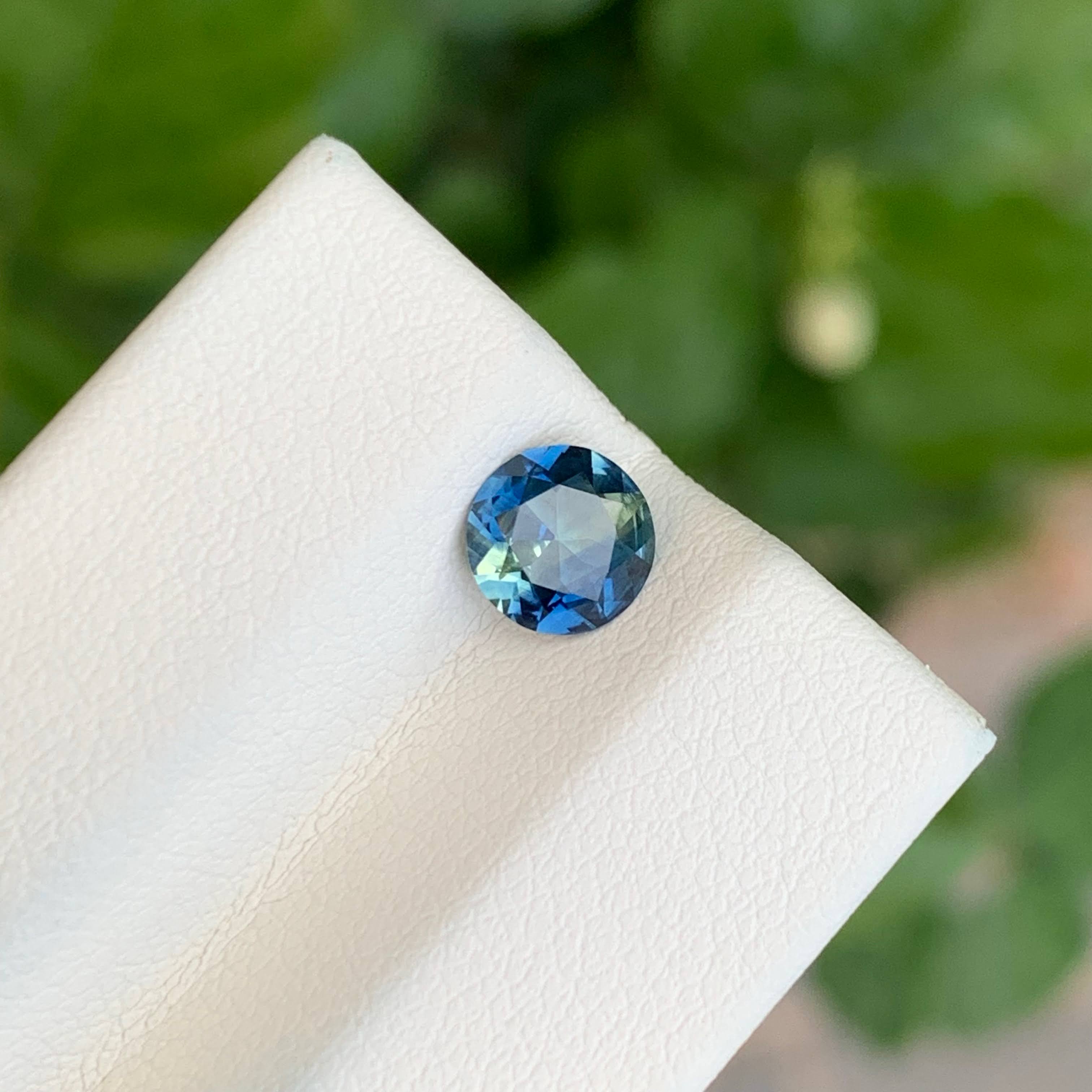 0.95 Carats Bi Color Round Sapphire 