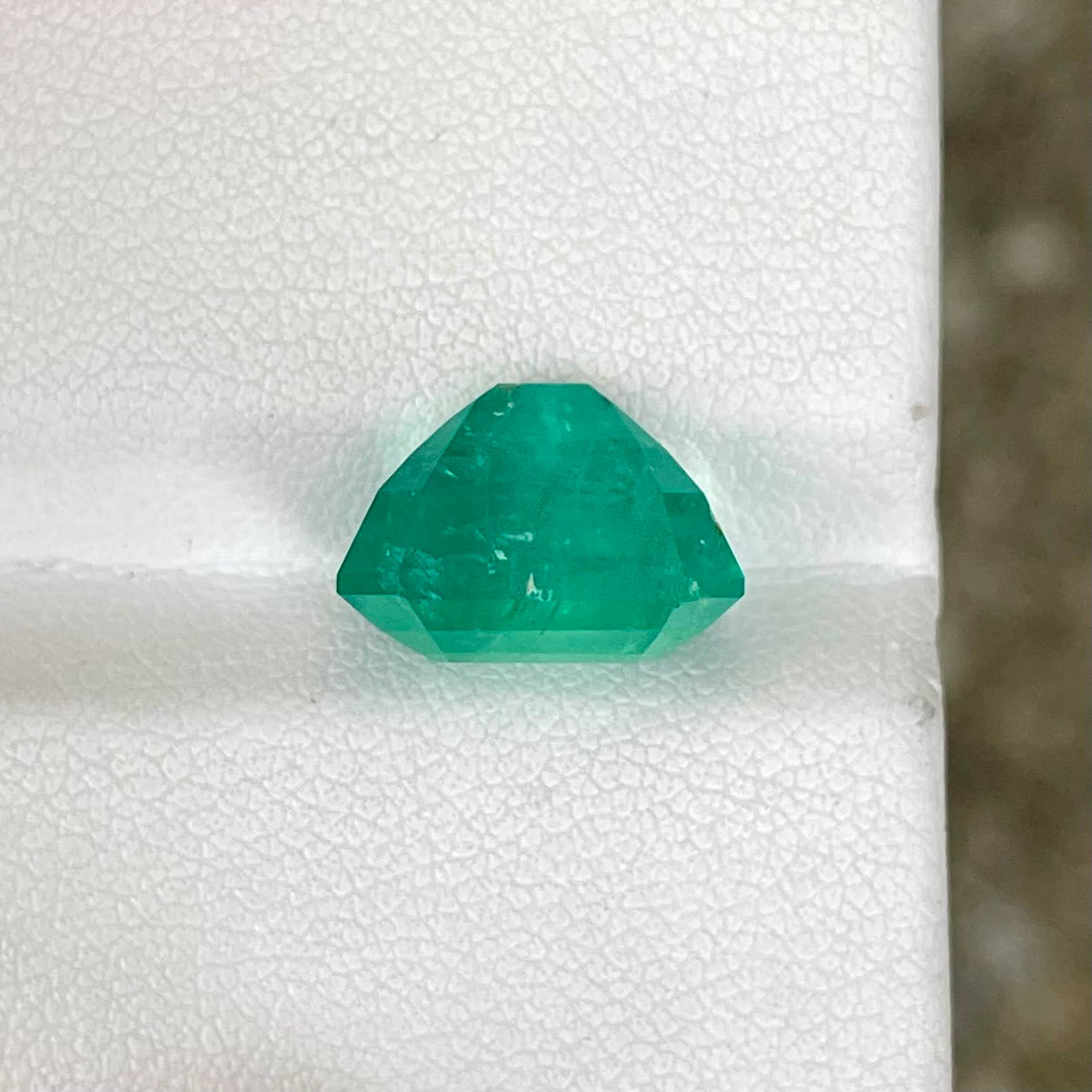 6.68 Carats Emerald Faceted Gemstone