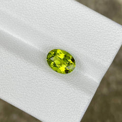 1.28 Carats Peridot Stone Oval Cut