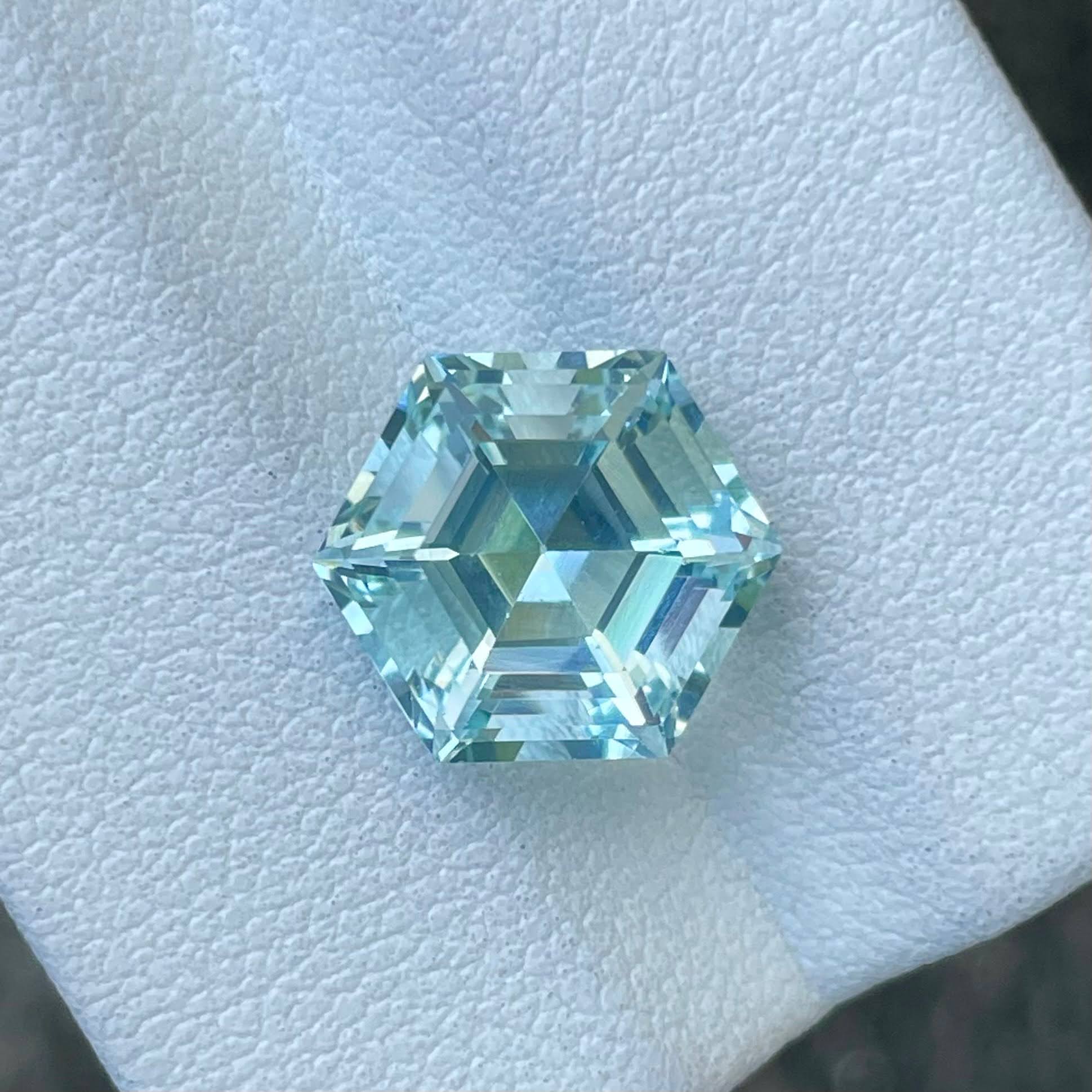 4.00 carats Seafoam Color Aquamarine Stone Hexagon Cut Natural Pakistani Gemstone