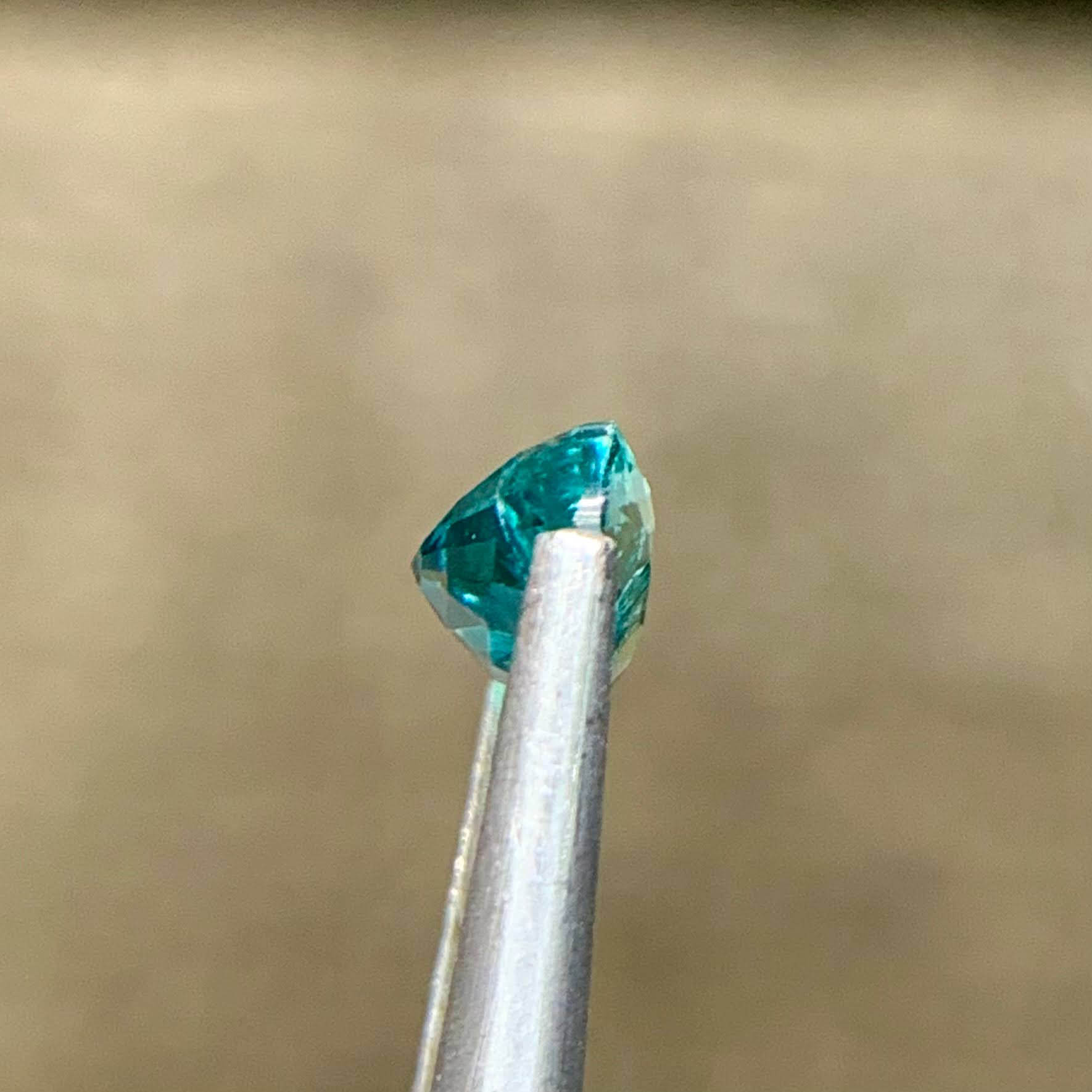 neon-blue-grandidierite-0-71ct