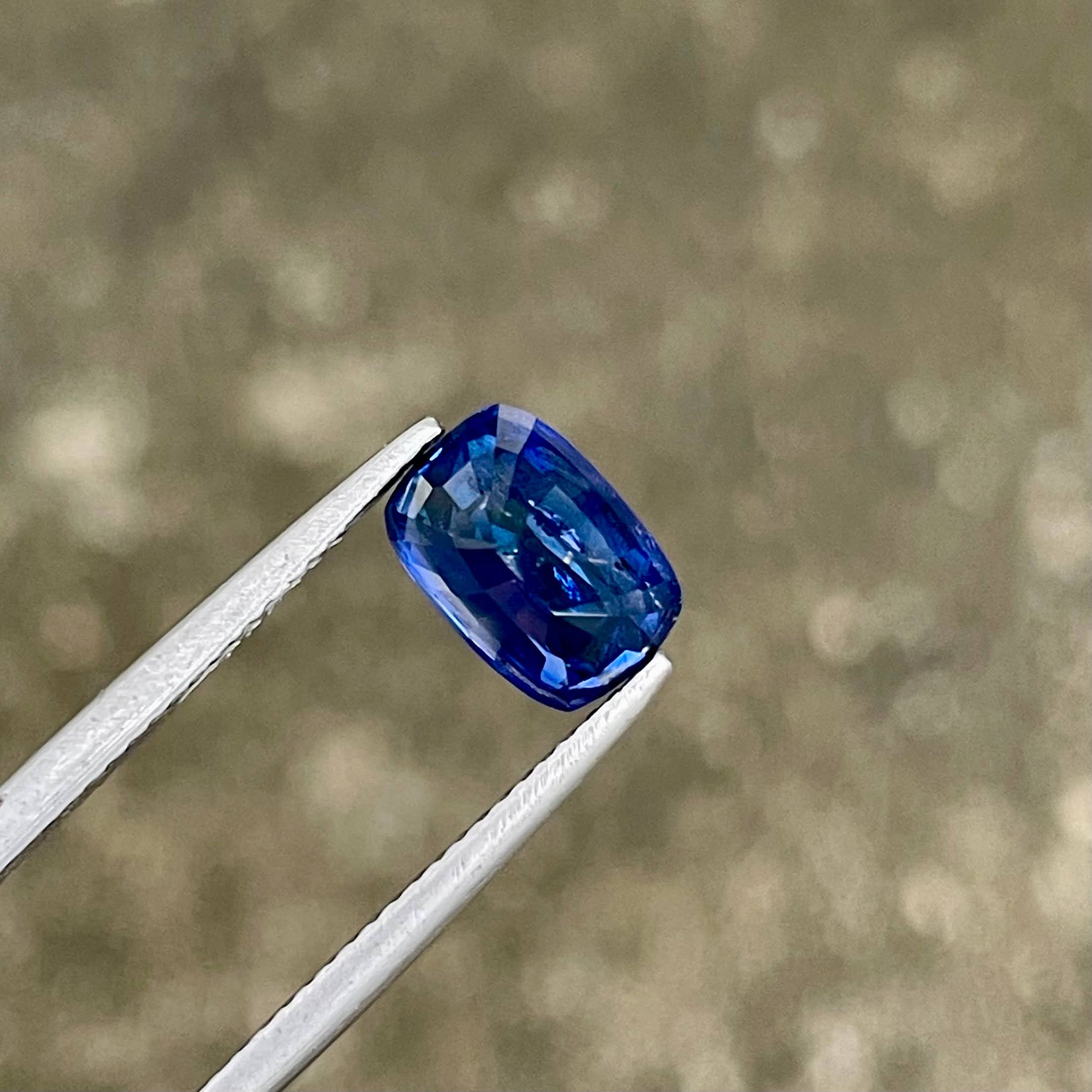 3.25 Carats Blue Sri Lankan Sapphire