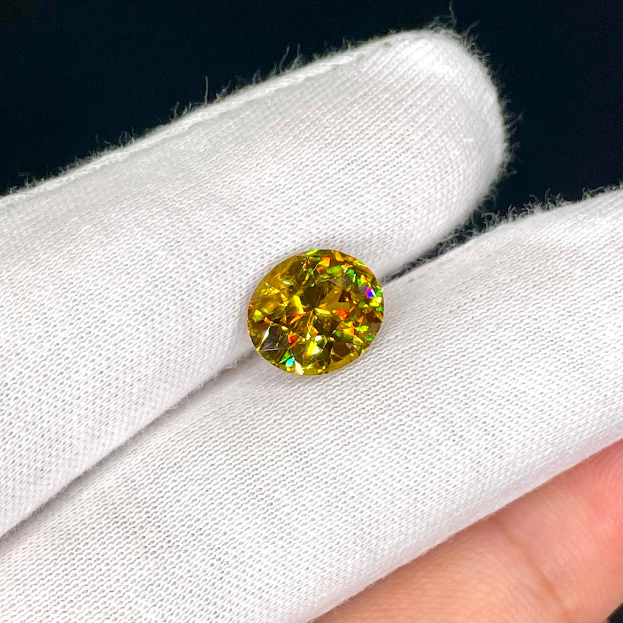 4.75 Carats Oval Cut Sphene Gemstone