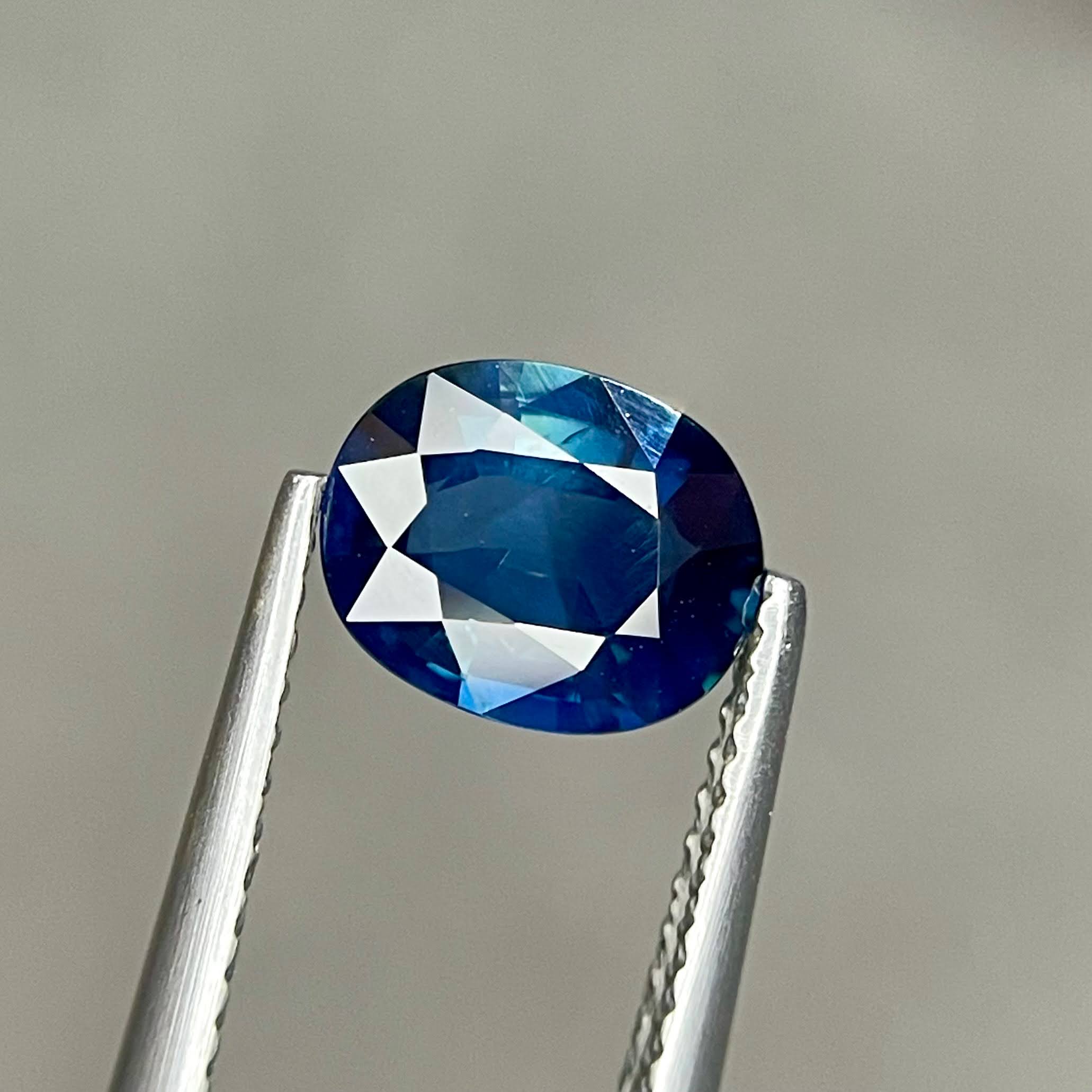 1.71 Ct Teal Sapphire Oval Cut