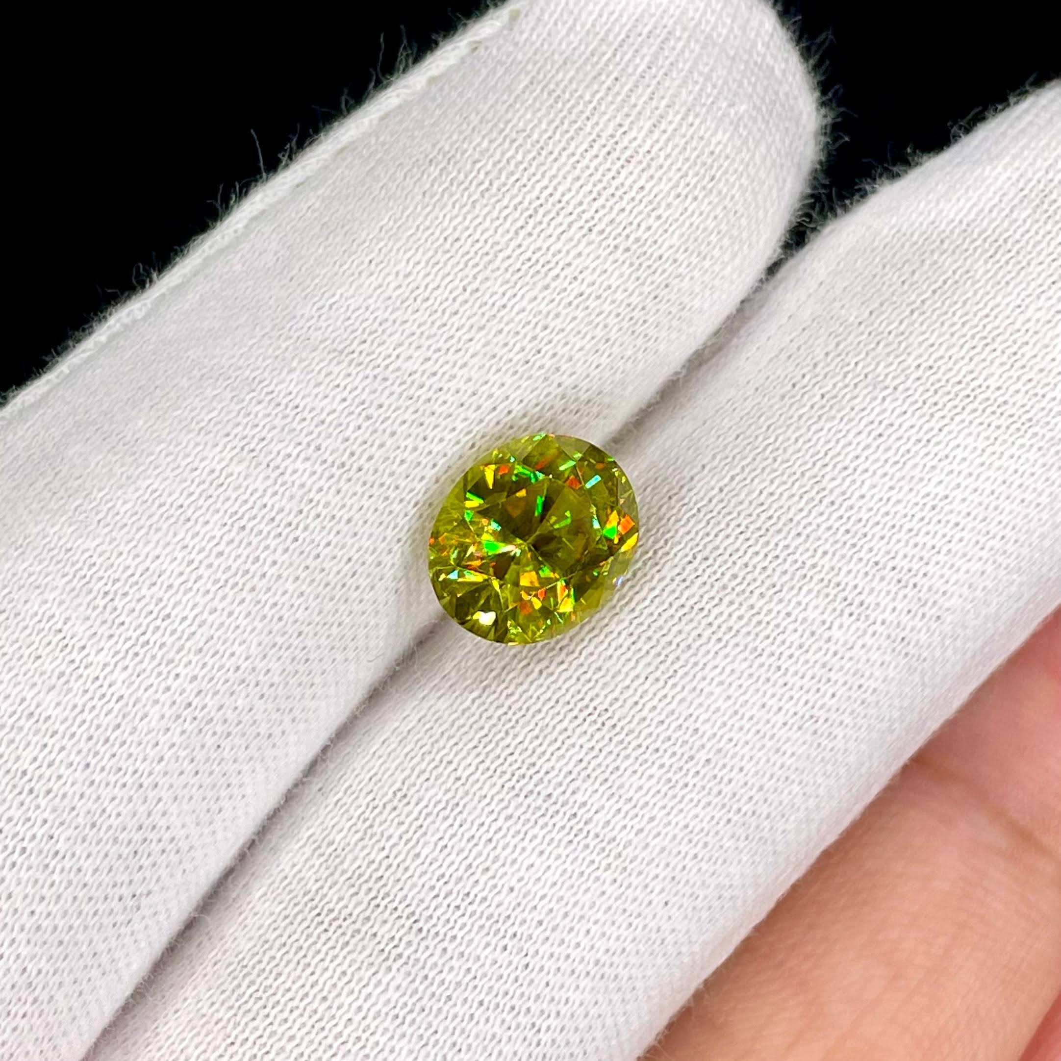 4.40 Carats Oval Cut Sphene Gemstone