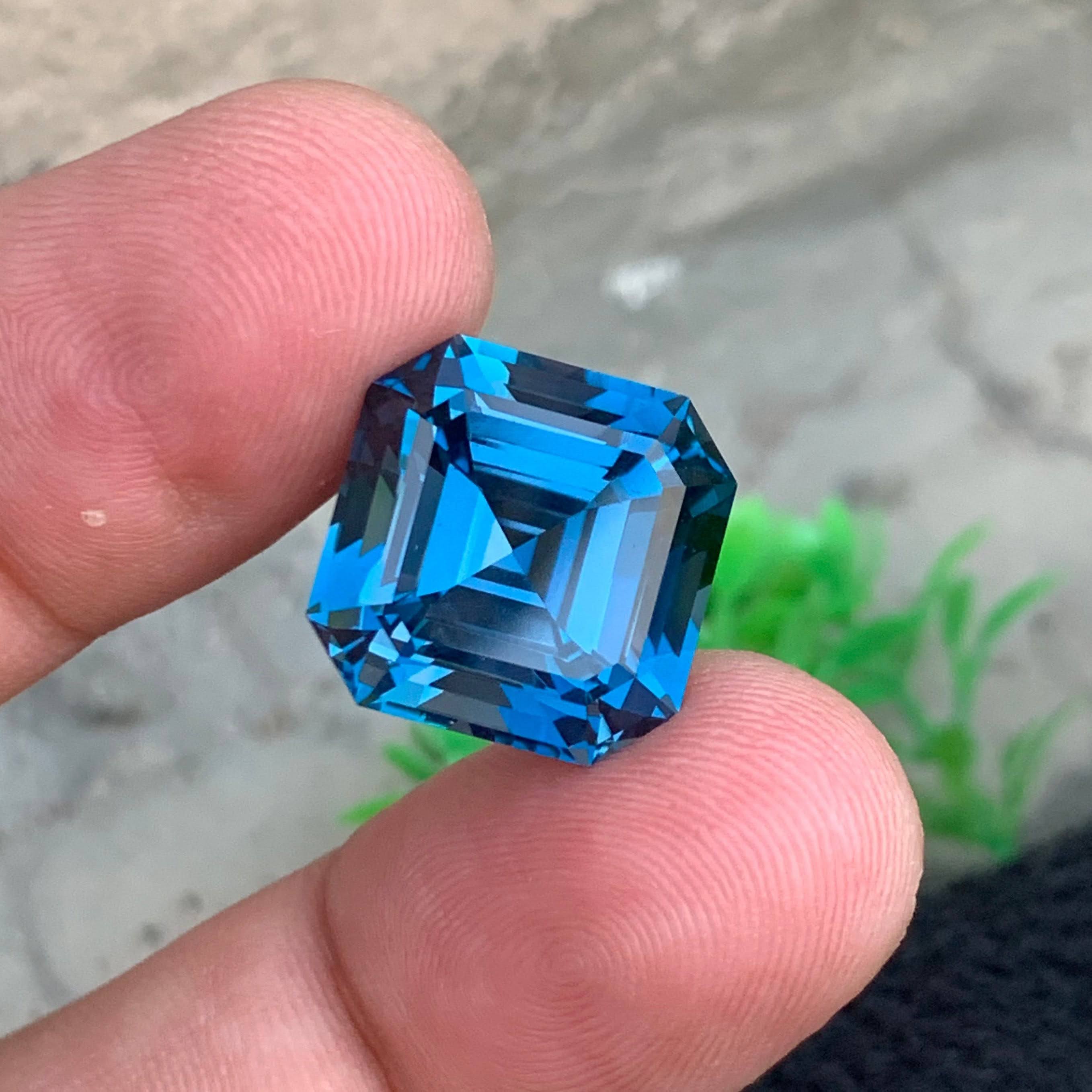 23.80 Carats London Blue Topaz Stone