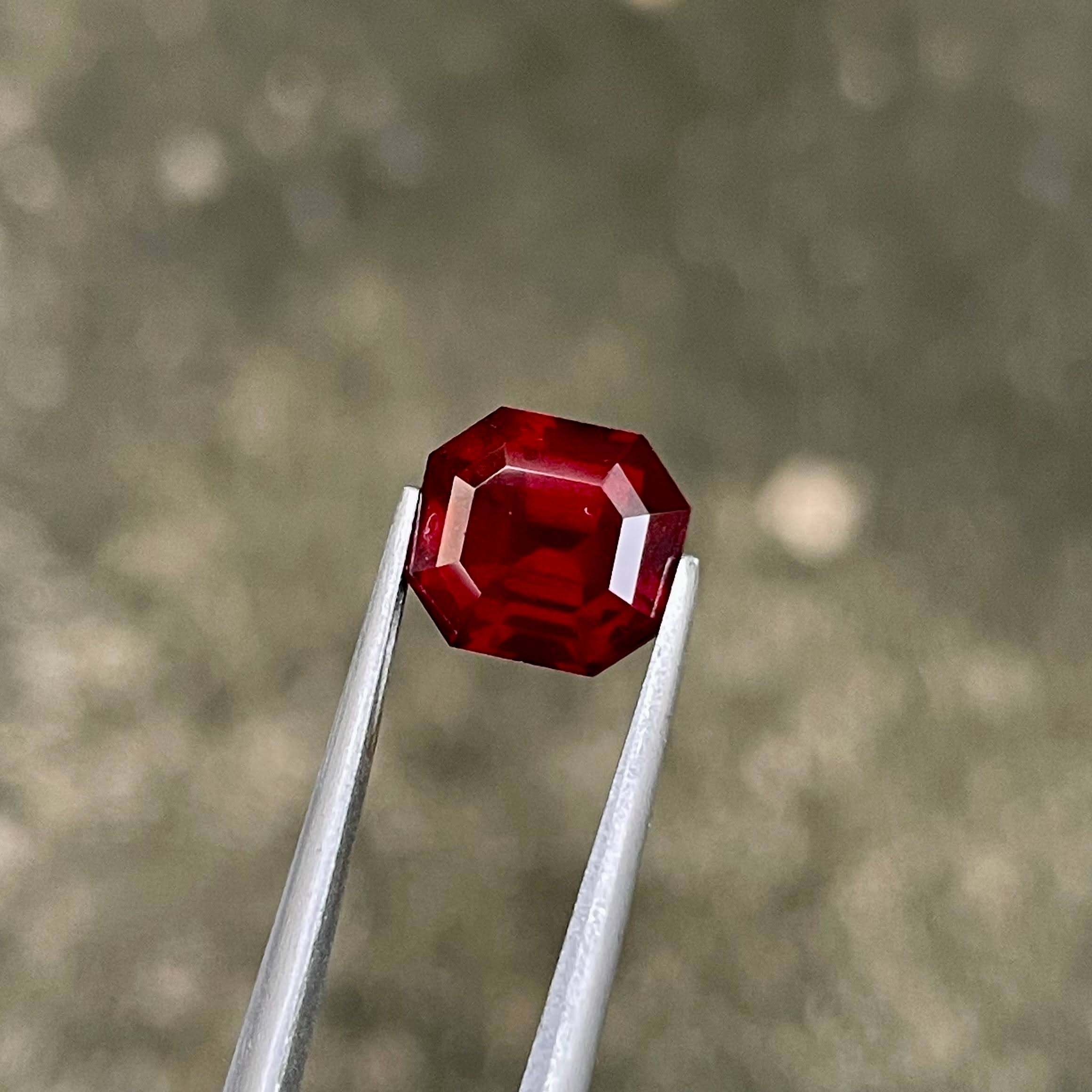 3.83 Carats Red Garnet Stone