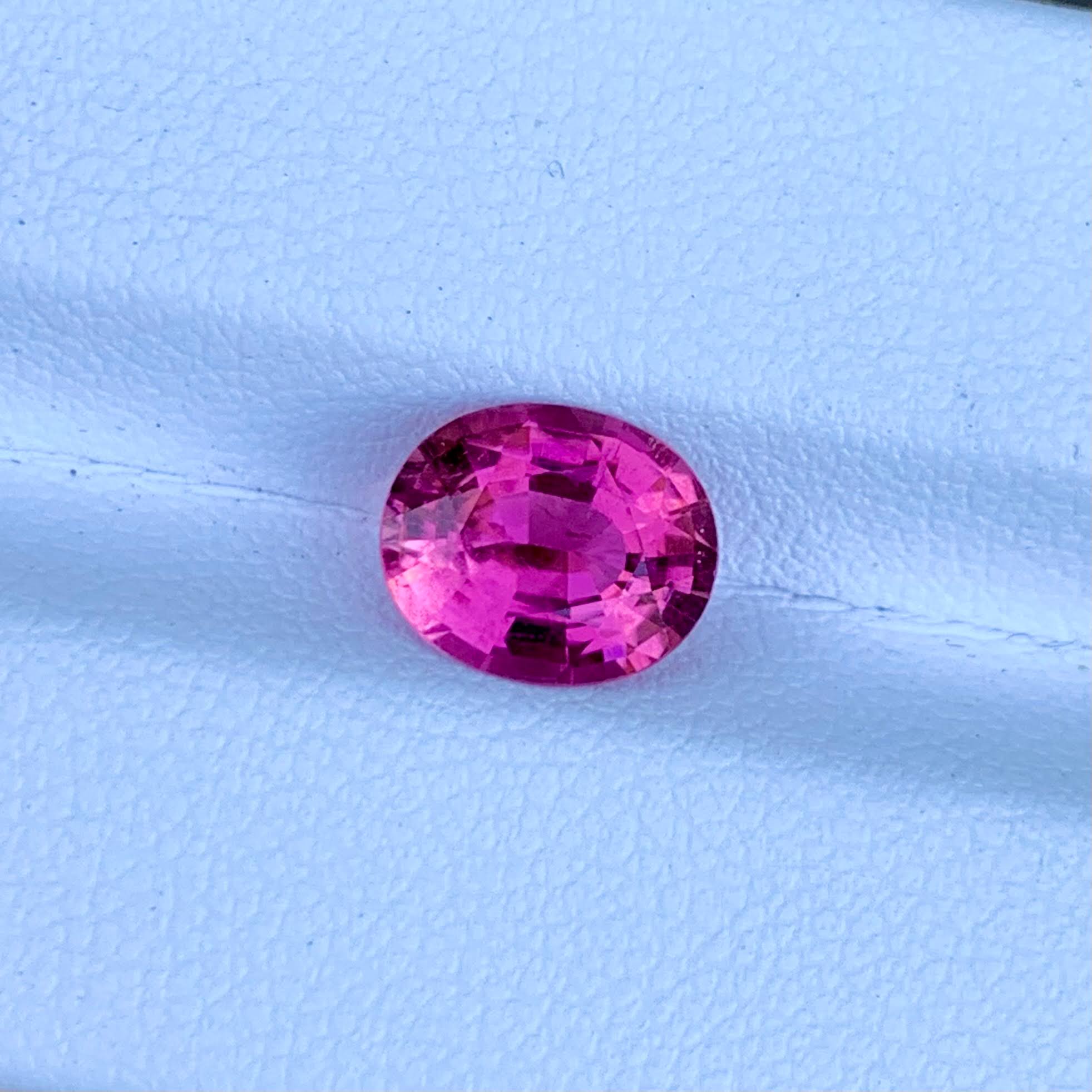 2-04-carats-vivid-pink-tourmaline-oval-faceted-cut-afghanistan