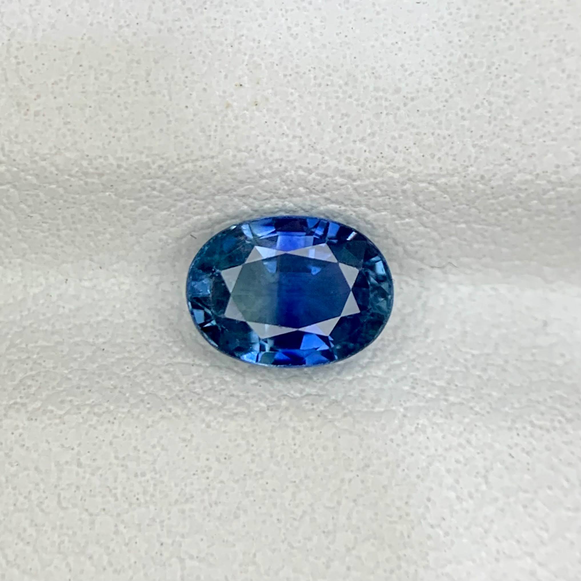1.26 Ct Bi-Color Sapphire Oval