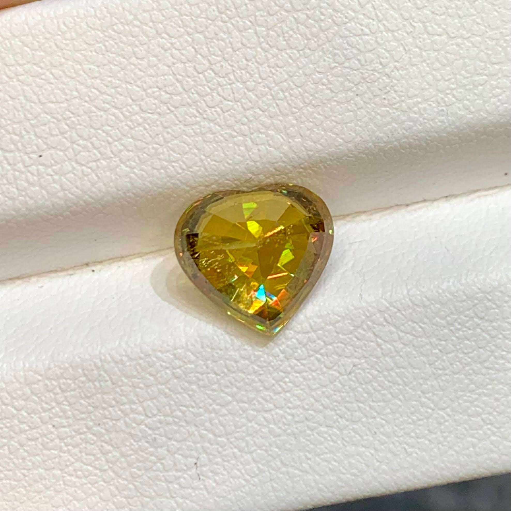 3-68-carats-heart-shape-sphene-faceted-madagascar-gemstone