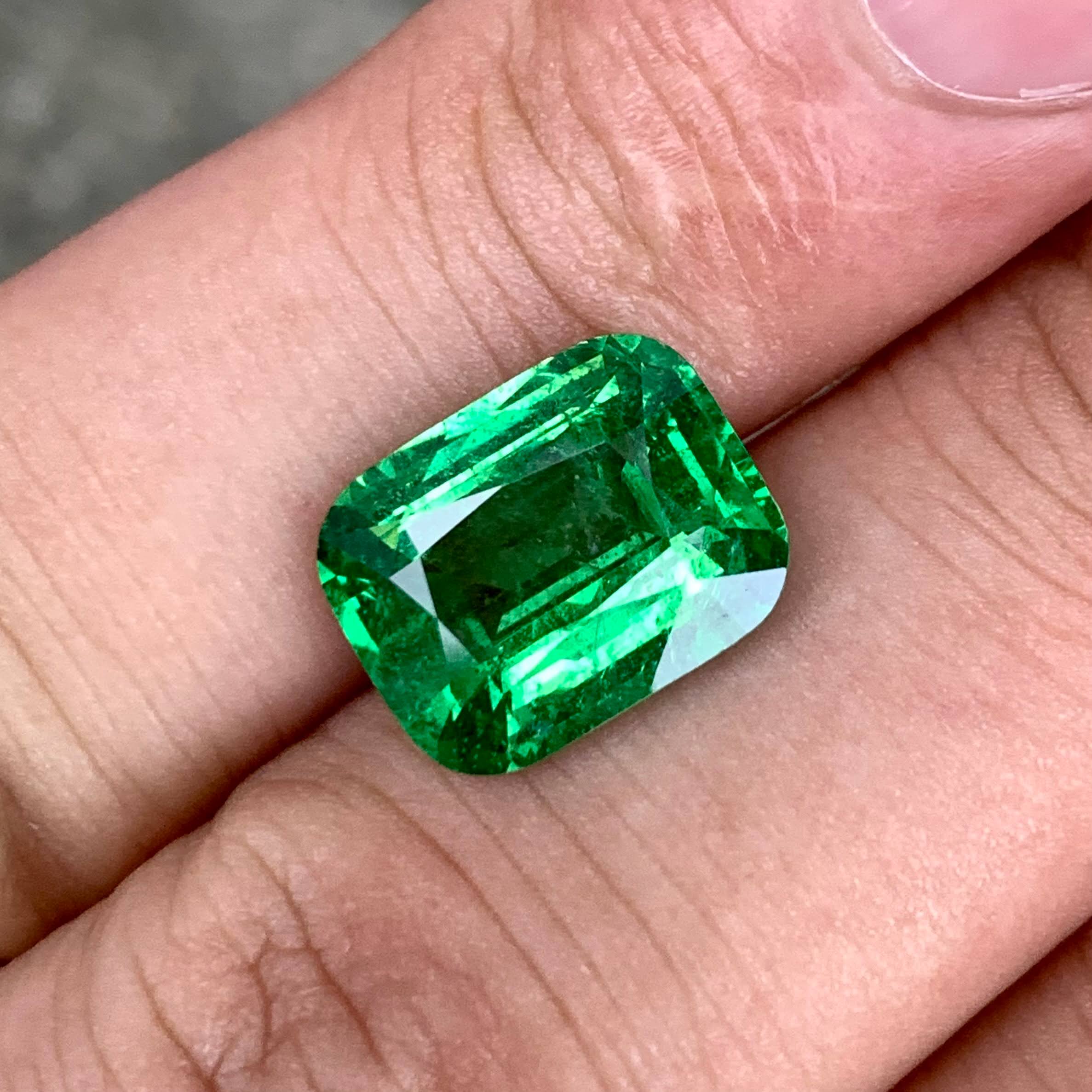 6-61-carats-verdant-green-tsavorite-garnet-cushion-modified-cut-tanzania